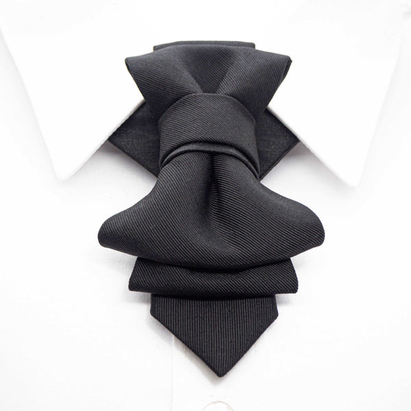 Black wedding unique bow tie created by ruty design, kitoks kaklaraištis, vestuvinis kaklaraištis, kitokia varlytė, kitokia peteliškė, vestuvinė peteliškė