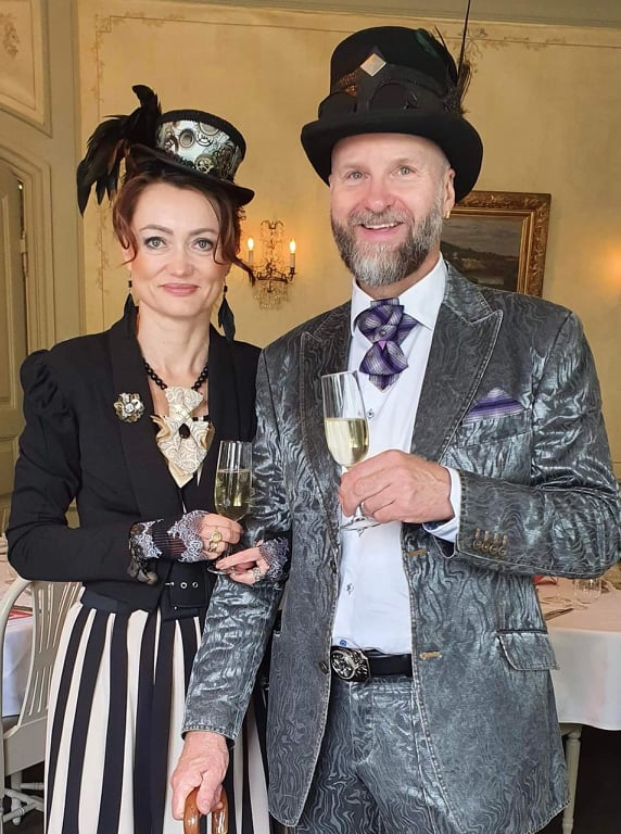 Stunning wedding in Norway "Steampunk Party"