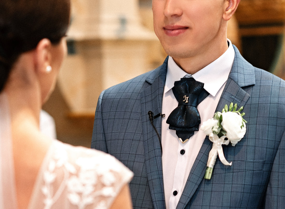 HOPPER - a meaningful accessory for the groom