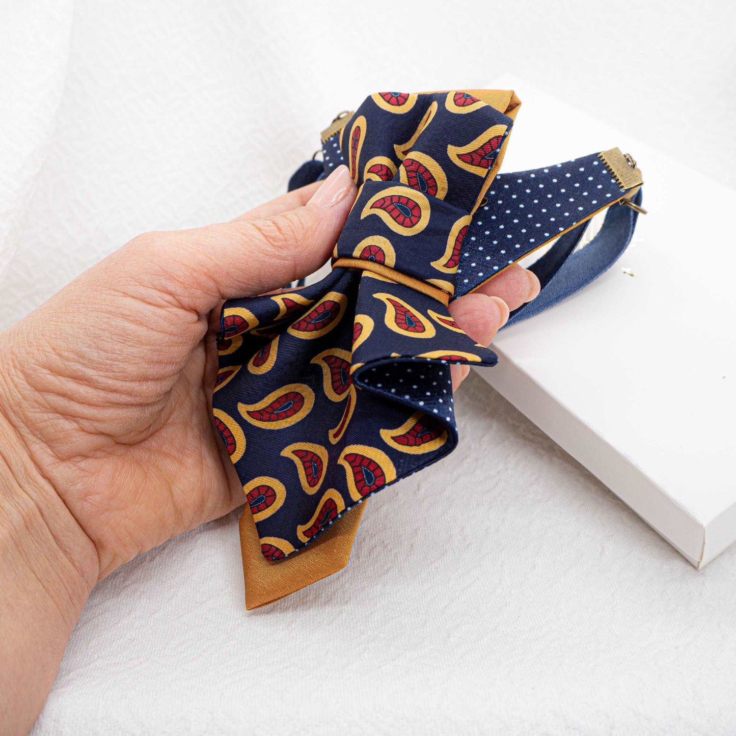 TIE FOR WOMEN, LADY BLUE bow tie, womens necktie with Paisley ornament
