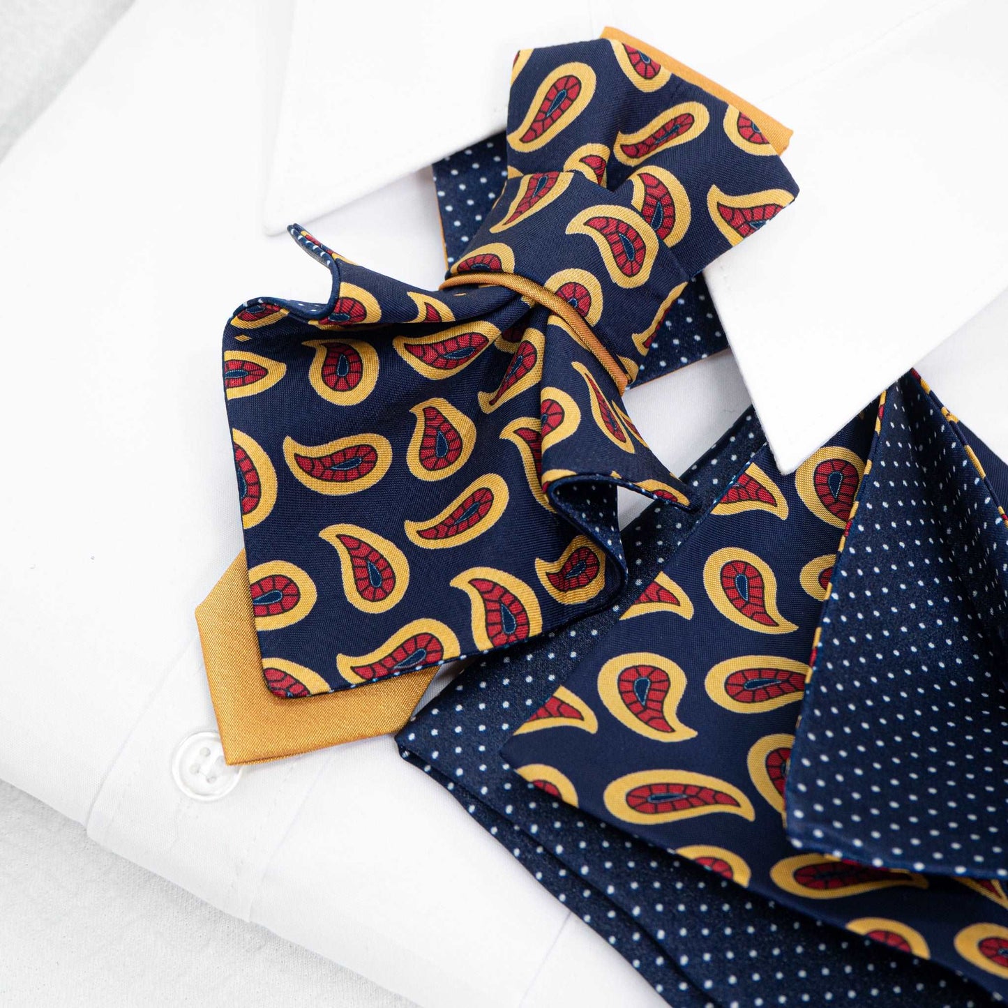 TIE FOR WOMEN, LADY BLUE bow tie, womens necktie with Paisley ornament