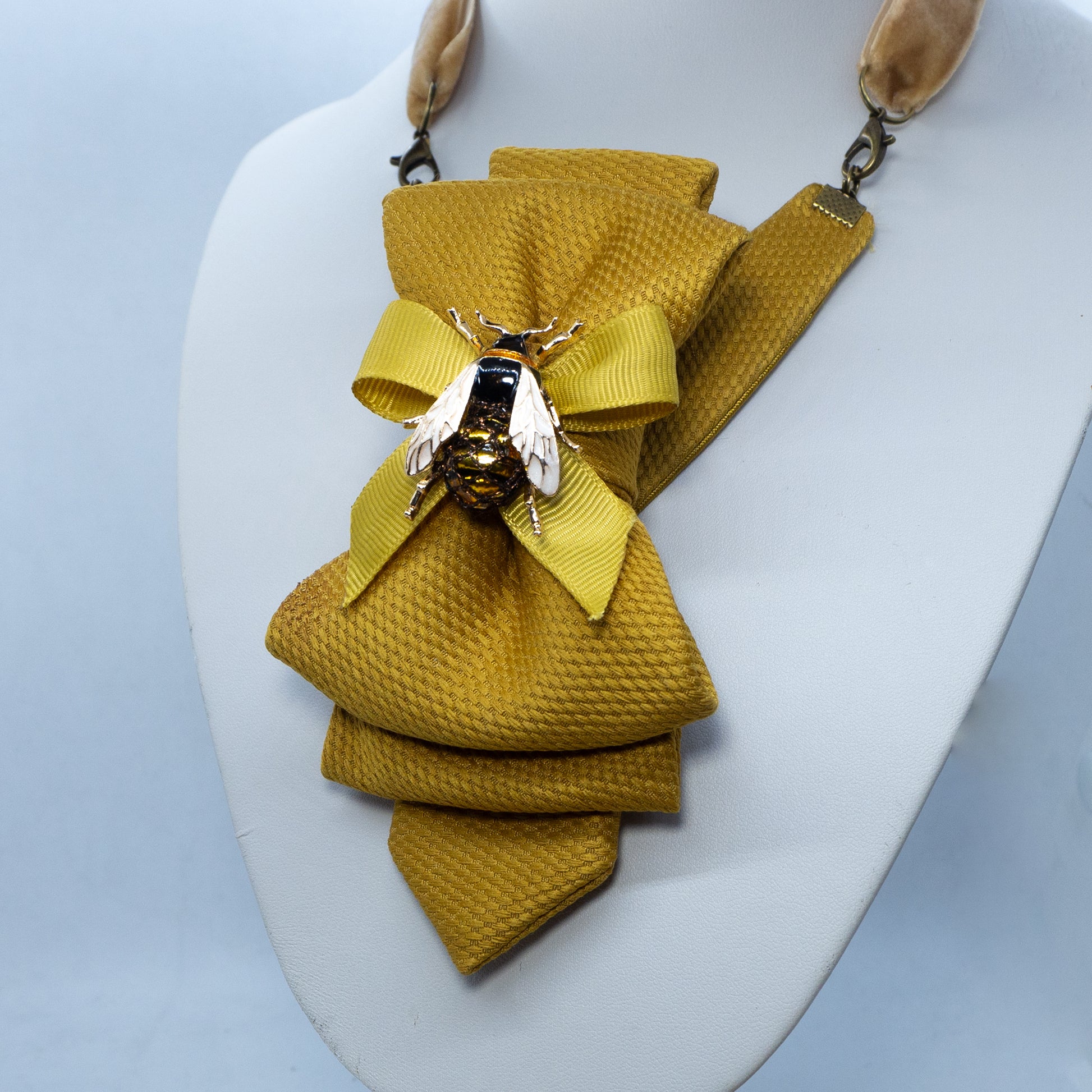 Bow tie
Vertical bow tie
Bee bow tie
Yellow bow tie
Handmade bow tie
Viscose bow tie
Unique bow tie
Novelty bow tie
Statement bow tie
Fashion bow tie
Men's bow tie (if applicable)
Women's bow tie (if applicable)
Unisex bow tie (if applicable)
Style & Design Keywords:

Modern bow tie
Contemporary bow tie
Stylish bow tie
Chic bow tie
Dapper bow tie
Whimsical bow tie
Fun bow tie
Quirky bow tie
Eye-catching bow tie
Dressy bow tie
Casual bow tie (if applicable)
Occasion Keywords:
Wedding bow tie
Party bow tie