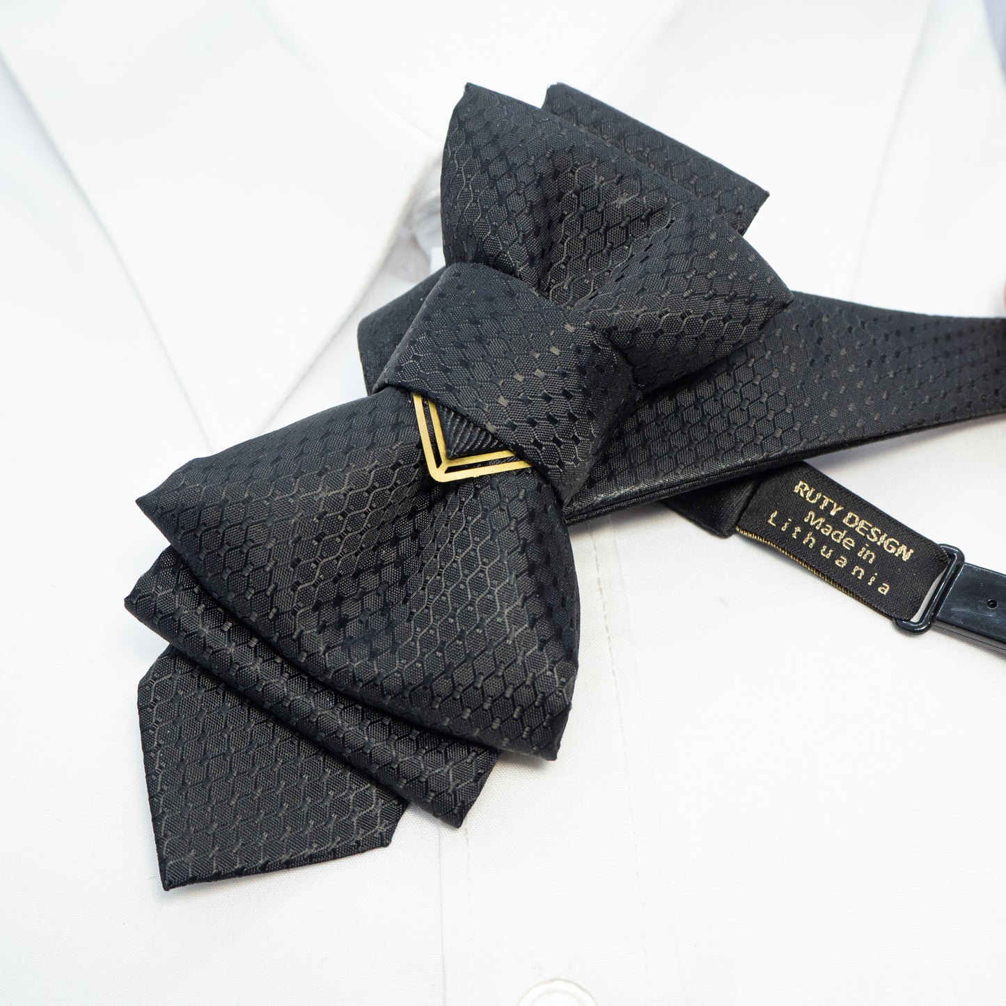 Black wedding bow tie, Necktie for stylish men, Black unique tie created by Rūta Piekurienė
Handmade luxury black bow tie for weddings

Unique artistic black necktie for stylish men

Elegant black wedding bow tie by Rūta Piekurienė

Designer black bow tie for grooms and musicians

High-end handmade black tie for special occasions

Artistic luxury black bow tie for men

Unique wedding bow tie crafted by Rūta Piekurienė

Handmade black necktie for formal elegant looks

Luxury black bow tie for groom and styli