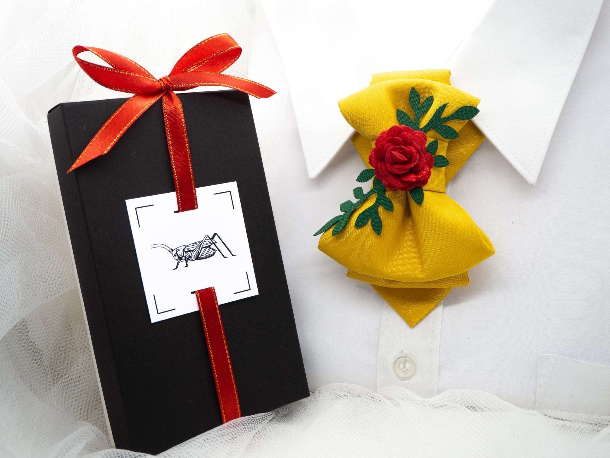 HOPPER TIE BLOOM, bow tie for women, unisex bow tie, yellow bow tie, wedding bow tie, unique necktie, original handmade tie