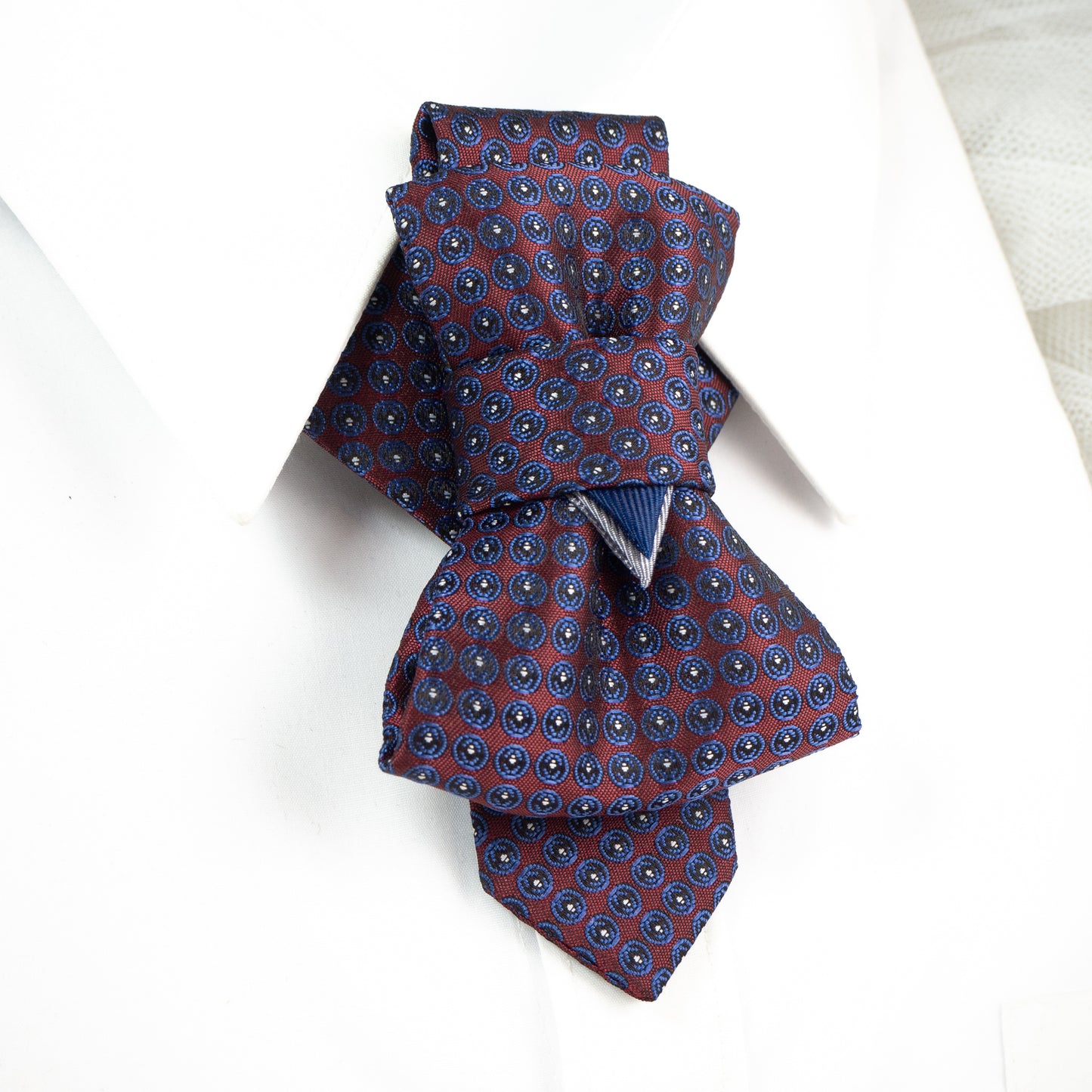 Luxury handmade unisex wedding tie, structured statement neckwear for men and women, elegant formal accessory, modern ascot style tie, groom wedding outfit detail, bridal party fashion, minimalist chic collar tie, everyday sophisticated women’s accessory, designer neckpiece, premium craftsmanship, unique bow style tie, arti Bow tie hopper tie, Ruty Design, Bow tie, Vertical hopper hand made tie, groom tie, wedding tie, wedding bow tie, Bowtie, papuošalas iš kaklaraiščio