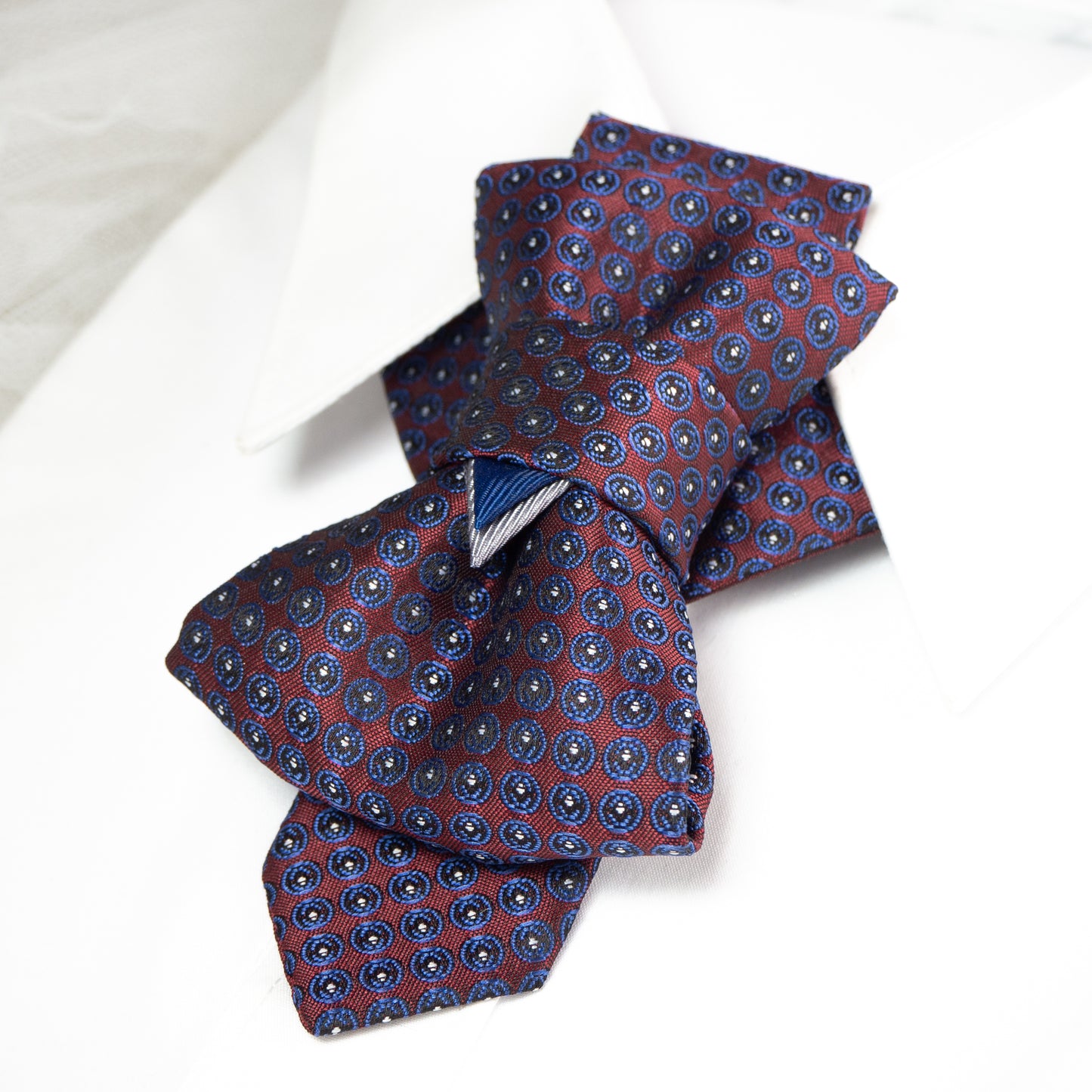 Bow tie hopper tie, Ruty Design, Bow tie, Vertical hopper hand made tie, groom tie, Luxury handmade unisex wedding tie, structured statement neckwear for men and women, elegant formal accessory, modern ascot style tie, groom wedding outfit detail, bridal party fashion, minimalist chic collar tie, everyday sophisticated women’s accessory, designer neckpiece, premium craftsmanship, unique bow style tie, artistic formalwear accent, fashion forward unisex necktie, special occasion accessory