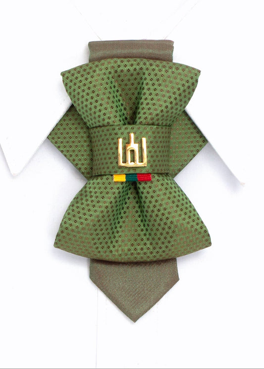 Green patterned bow tie with a gold buckle on a white background,  Handmade green jabot-style tie with Gediminas Columns symbol and Lithuanian tricolor ribbon, luxury heritage necktie for weddings and cultural events.