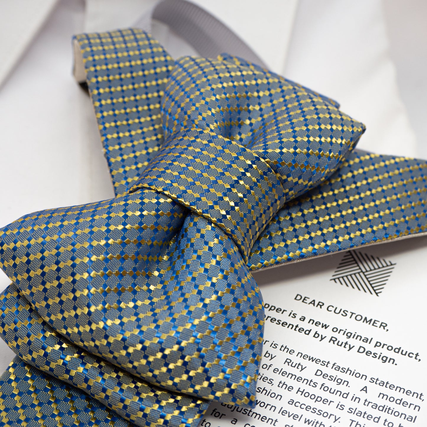 Bow tie hopper tie, Ruty Design tie, Chameleon color necktie for weddings Vertical hopper hand made tie, groom tie, yellow wedding tie for men, Tie for the wedding suite, Vilnius bow tie, Lithuanian bow tie, wedding elegant bow tie, keista peteliškė, nematytas kaklaraištis