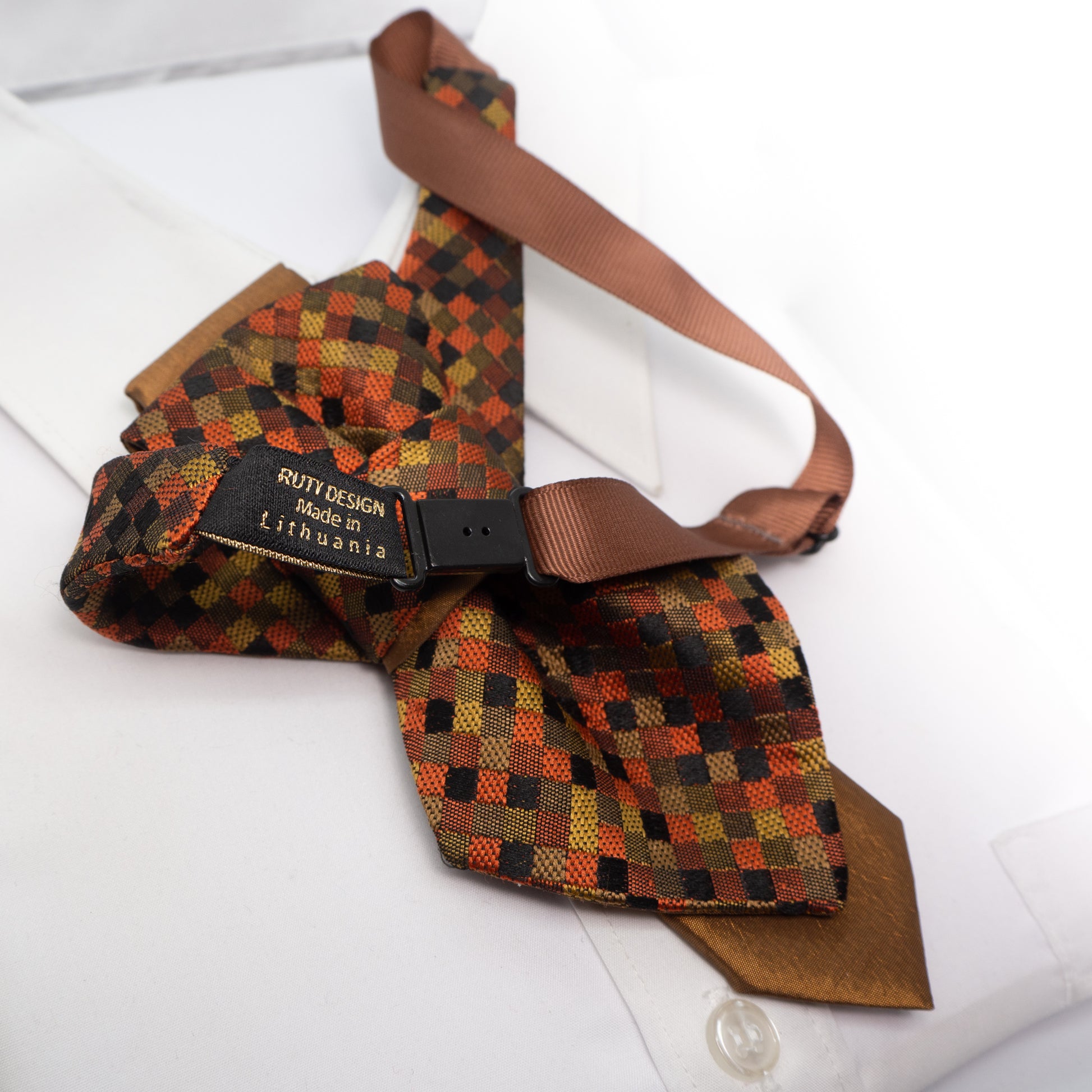 Bow tie hopper tie, Ruty Design, Bow tie, Vertical hopper hand made a tie, Ruty tie,  Smart tie Hopper Original design,  Grooms bow tie, neckties, high-end fashion,  fashion trends, star ties, Semi-Formal Look With Stylish Men’s Neckwear, keista peteliškė, kaklaraištis žiogas