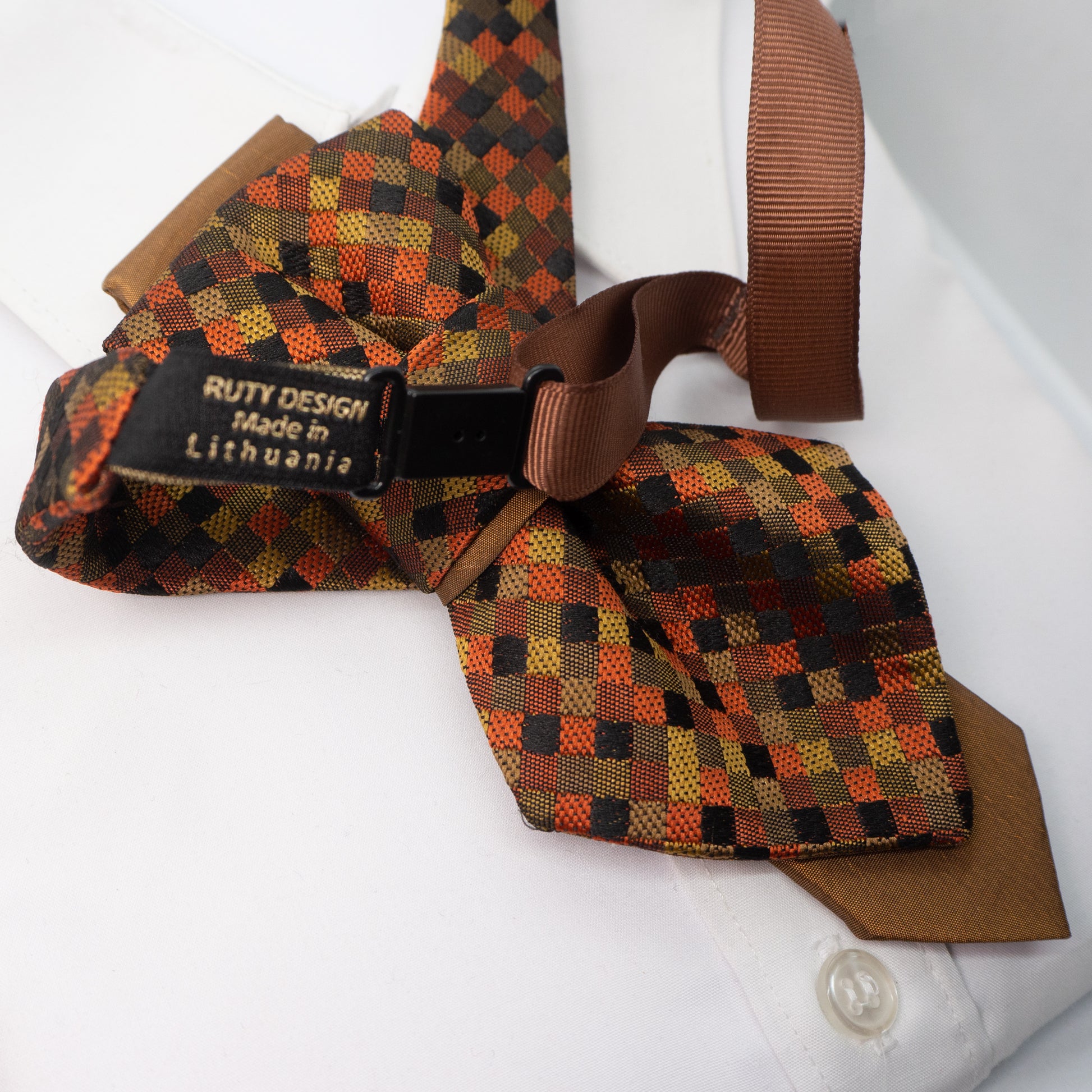 Bow tie hopper tie, Ruty Design, Bow tie, Vertical hopper hand made a tie, Ruty tie,  Smart tie Hopper Original design,  Grooms bow tie, neckties, high-end fashion,  fashion trends, star ties, Semi-Formal Look With Stylish Men’s Neckwear, keista peteliškė, kaklaraištis žiogas