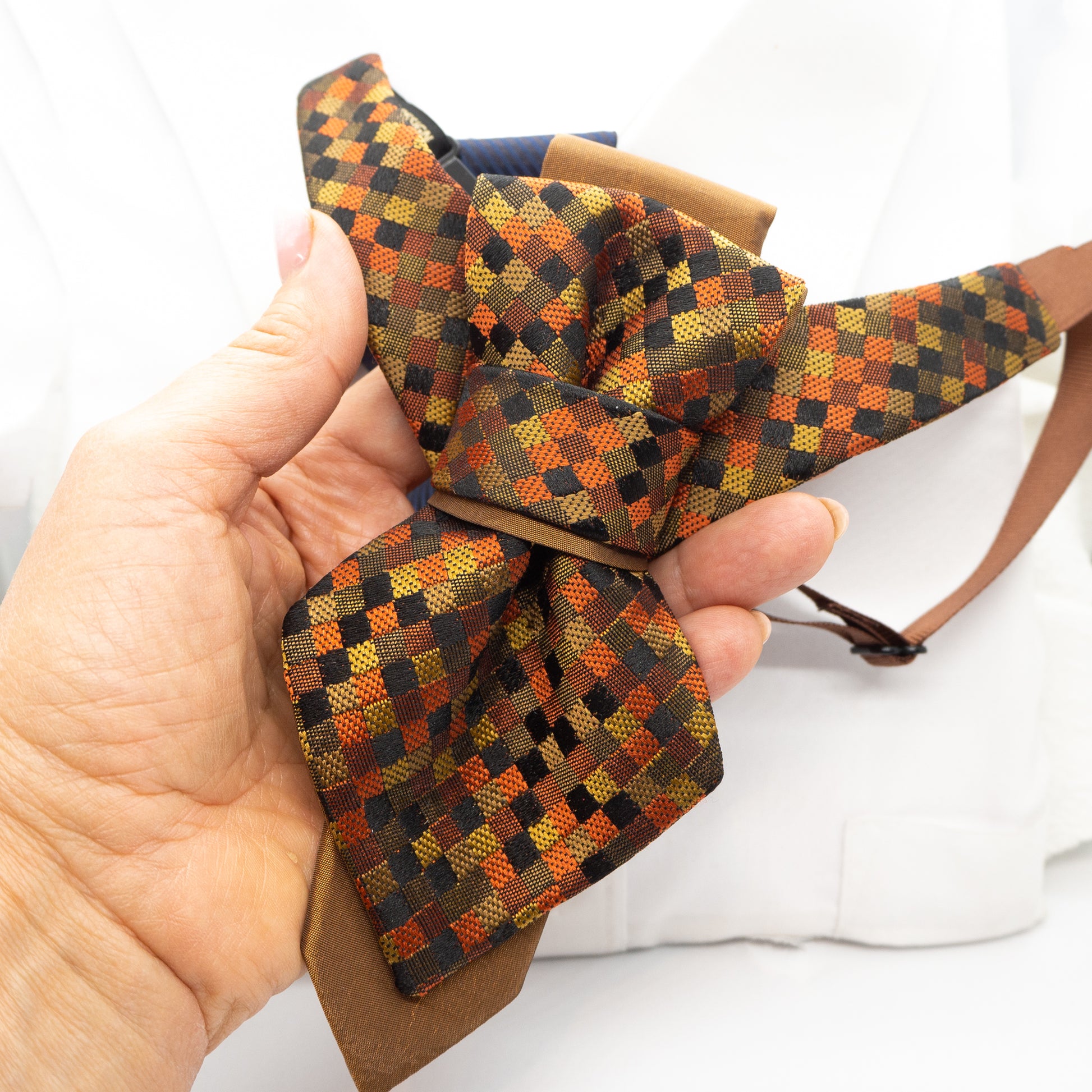 Bow tie hopper tie, Ruty Design, Bow tie, Vertical hopper hand made a tie, Ruty tie,  Smart tie Hopper Original design,  Grooms bow tie, neckties, high-end fashion,  fashion trends, star ties, Semi-Formal Look With Stylish Men’s Neckwear, keista peteliškė, kaklaraištis žiogas
