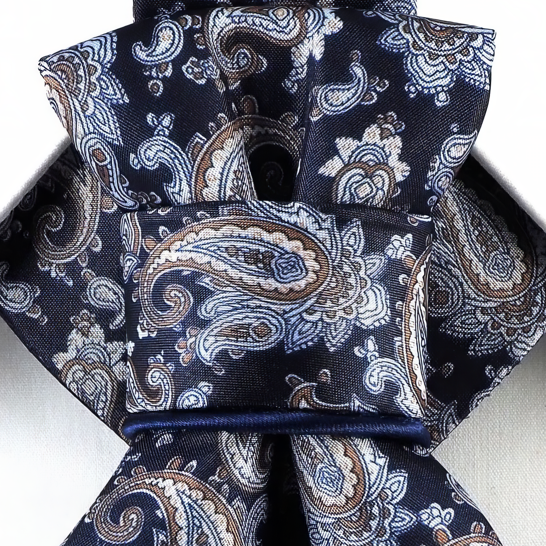 handmade luxury wedding necktie, vertical bow tie, paisley pattern tie, navy blue tie, beige blue paisley tie, groom accessory, unique mens tie, formal event tie, elegant neckwear, satin bow tie, modern classic tie, handmade bow tie, groomsmen gift, luxury tie for wedding, patterned vertical bow, navy paisley necktie, sophisticated menswear, unique wedding tie, stylish bow tie, formal mens accessory, refined tie for groom HOPPER TIE ORIENTAL TALE II