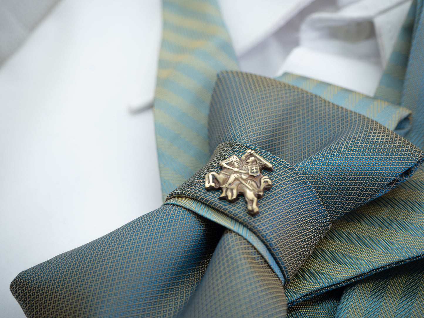 Lithuanian wedding accessory

groom tie with symbol

handmade Baltic necktie

elegant satin groom tie

original green wedding tie

cultural wedding neckwear

men's necktie with emblem

heritage wedding fashion

wedding gift for groom

designer green tie