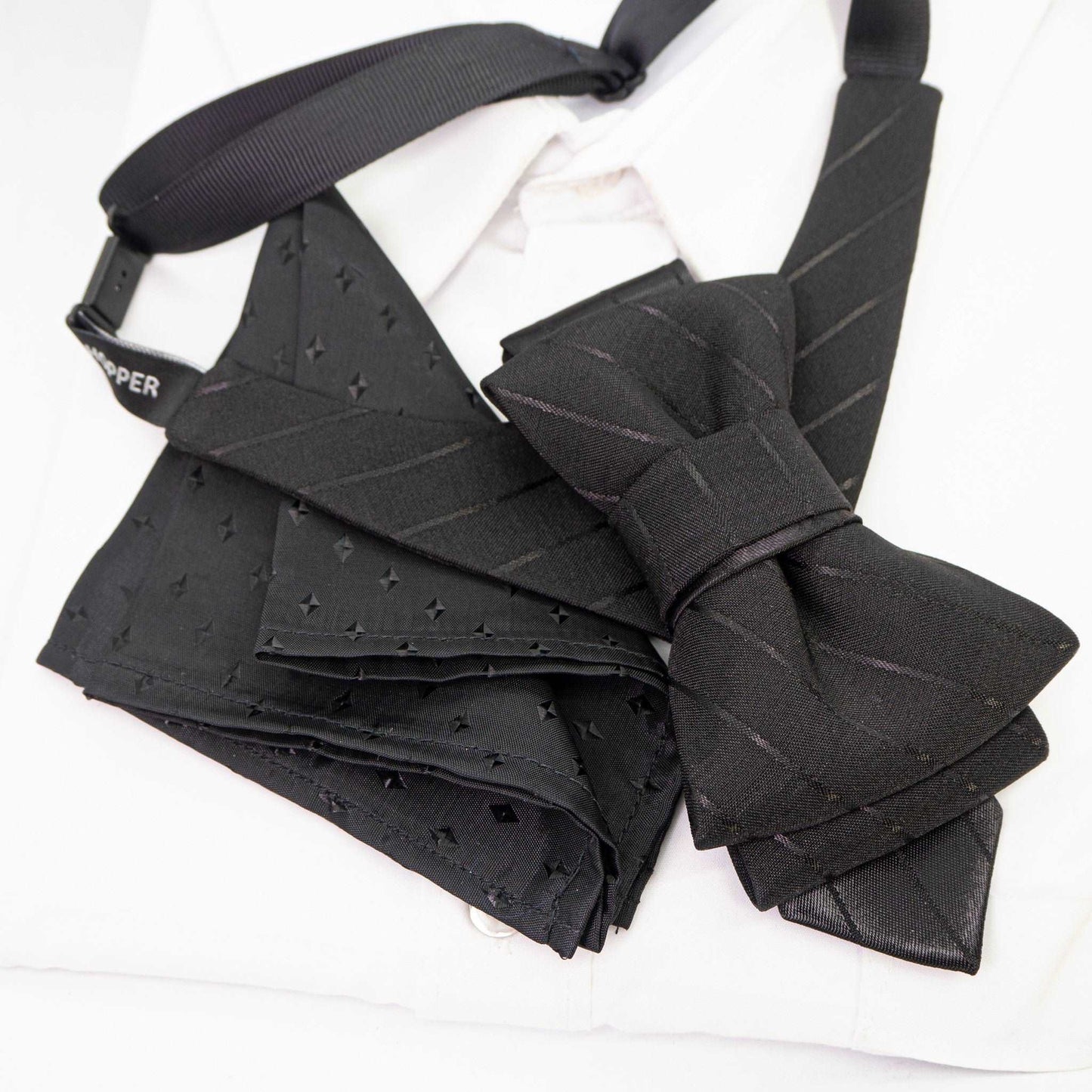 BOW TIE BLACK LINE - With pocketsquare (both models) /