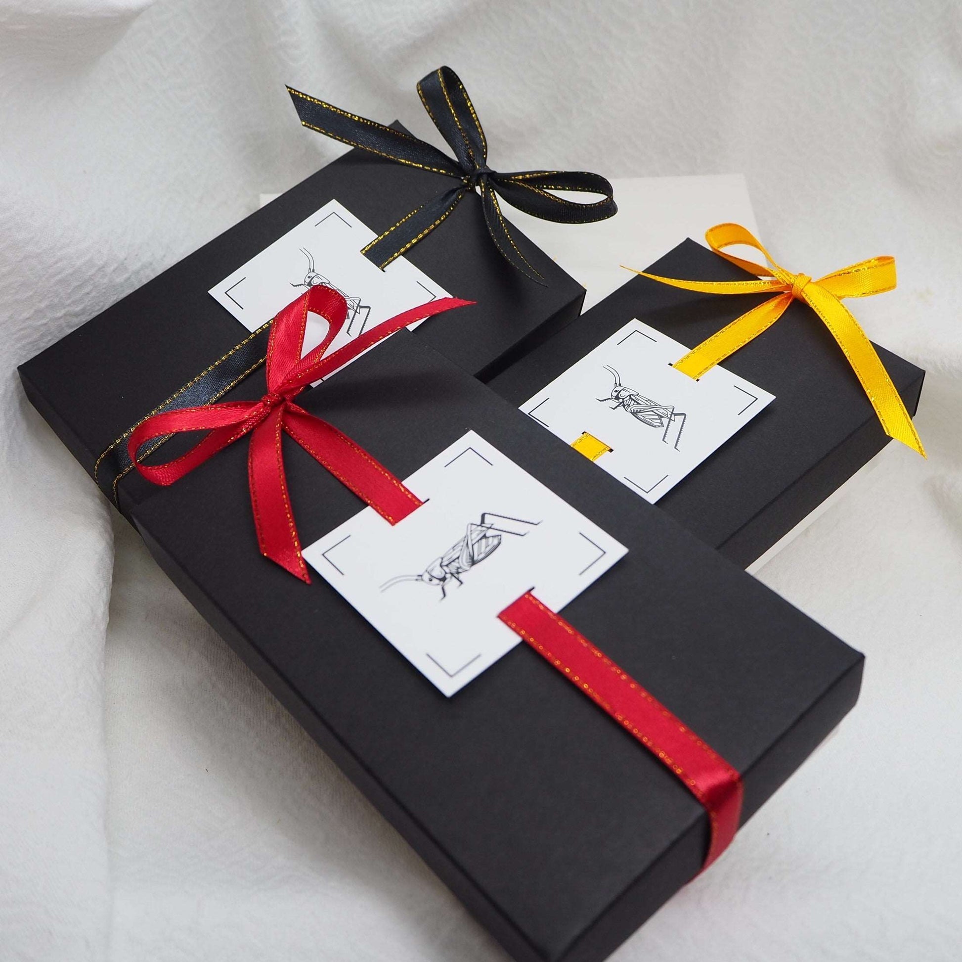 BOW TIE BLACK THRUSH - Bow tie