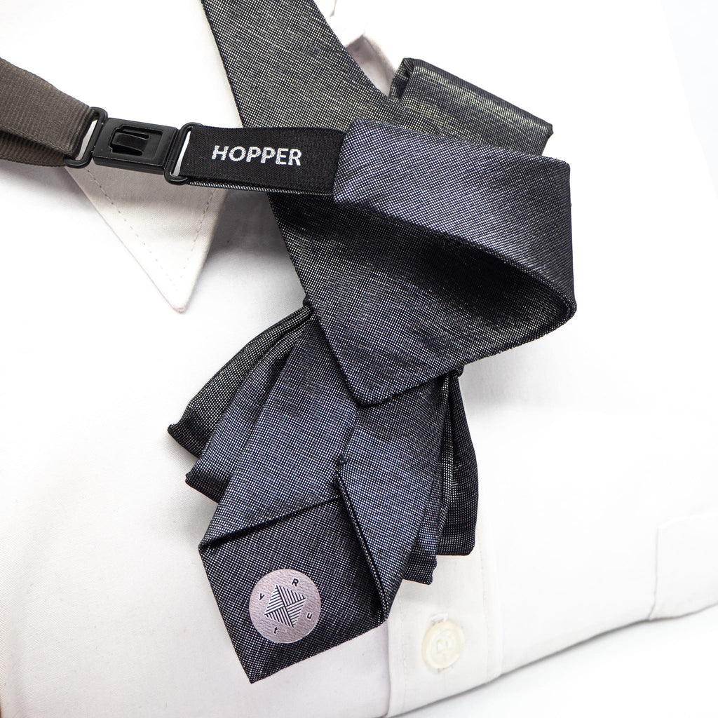 grey wedding bow tie by ruty design, unique tie for wedding, vertical bow tie, vestuvių kaklaraištis, kaklaraištis peteliškė, vilniaus varlytė vestuvėms