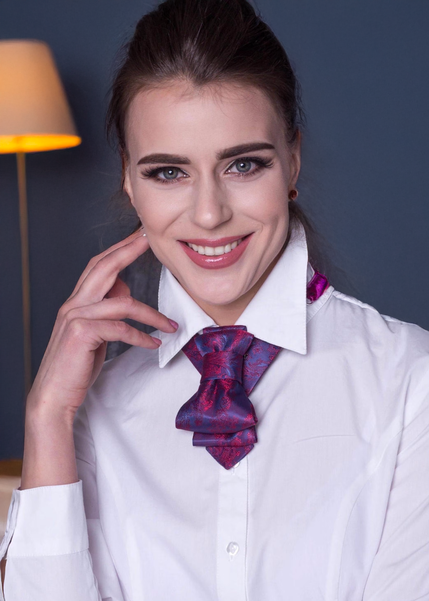 HOPPER TIE ELEGANT FOR LADIES, Elegant purple paisley tie for women, Innovative blue/red bow tie for women, Unisex Chameleon effect paisley bow tie