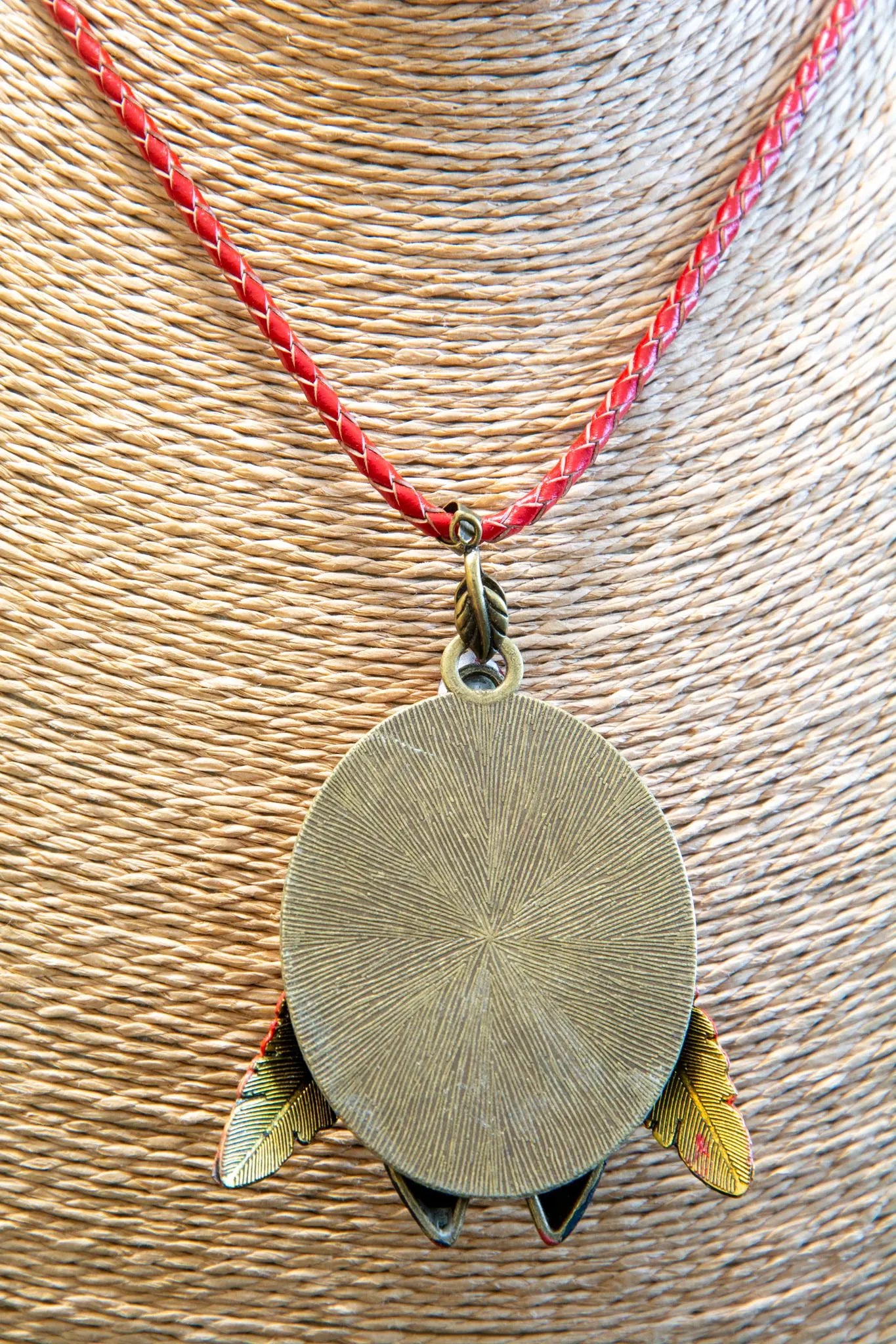 Hand-Painted Art Pendant Luxury Miniature No.:01