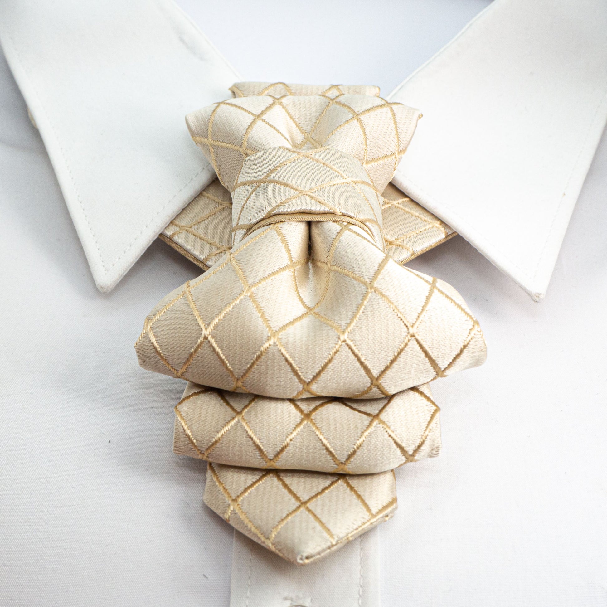 kitoks kaklaraištis,  kitokia varlytė, kitokia peteliškė, sand color bow tie, wedding yellow tie, necktie for wedding, bright tie for groom