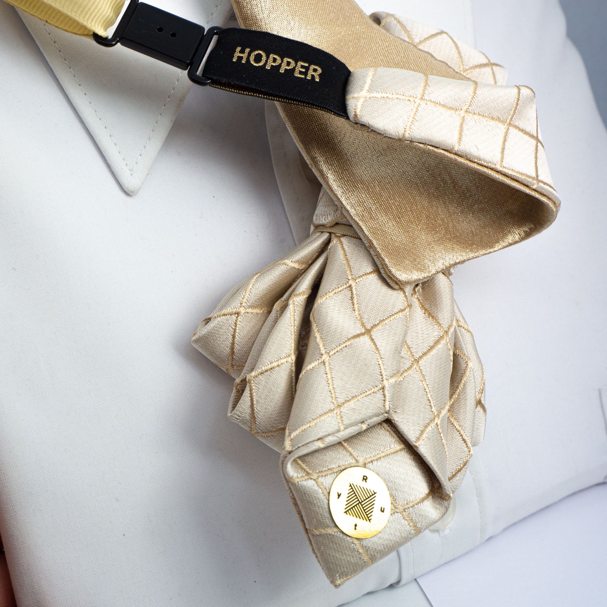 kitoks kaklaraištis,  kitokia varlytė, kitokia peteliškė, sand color bow tie, wedding yellow tie, necktie for wedding, bright tie for groom