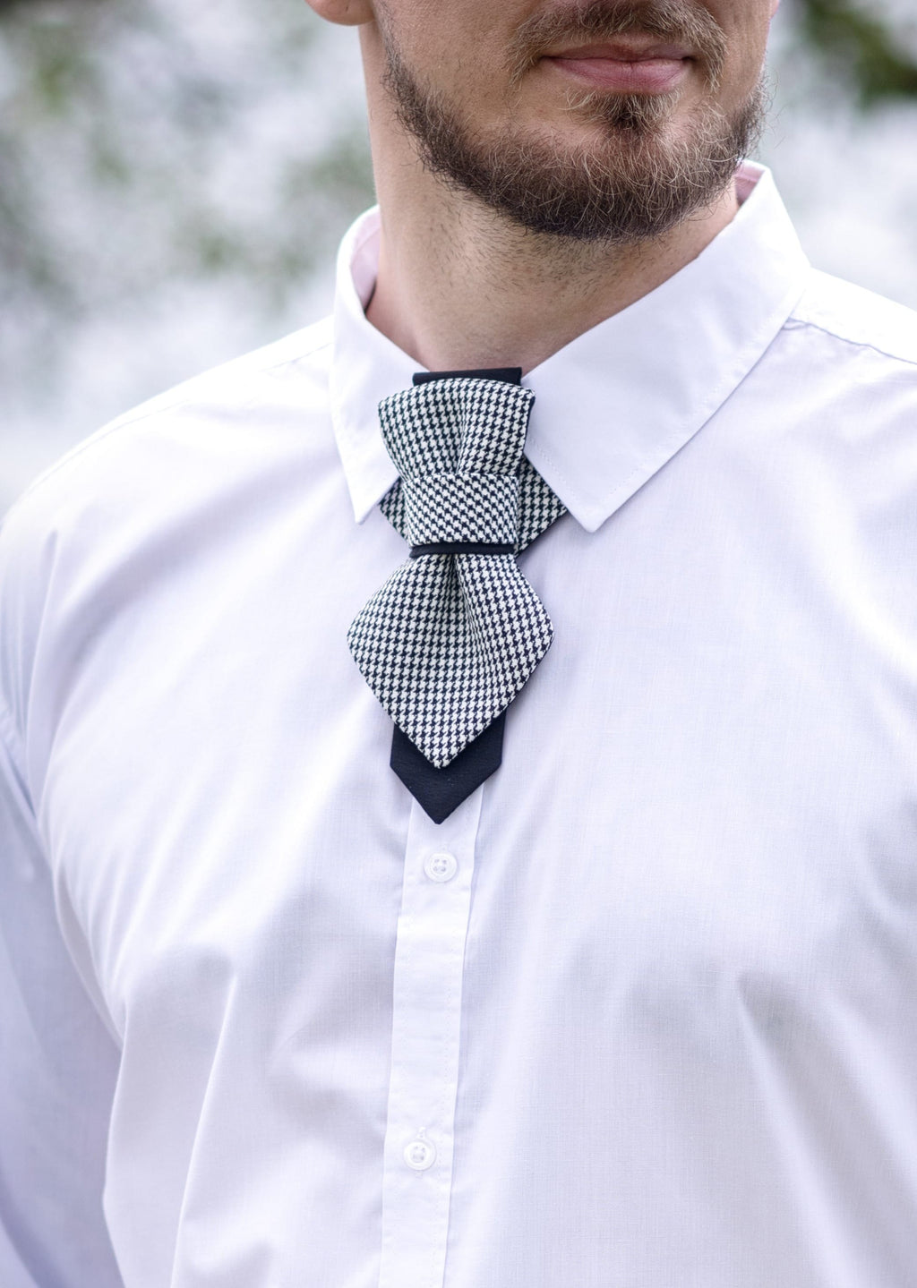 wedding necktie, tie for men, Bow tie hopper tie, Ruty Design, Bow tie, Vertical hopper hand made tie, Best bow tie, Vilnius  bow tie, hand made bow tie, Groomer tie, Hopper tie, Ruty tie, Ruty design tie, BOW TIE HOPPER TIE new classic, wedding tie, kitokia varlytė, kitoks kaklaraištis, kitokia peteliškė, vestuvinis kaklaraištis, lietuviški kaklaraiščiai žiogai