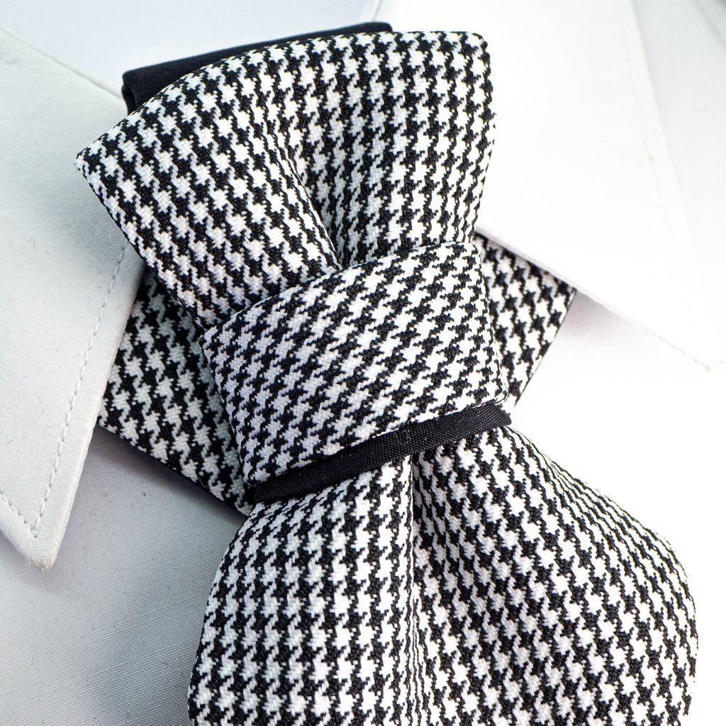 wedding necktie, tie for men, Bow tie hopper tie, Ruty Design, Bow tie, Vertical hopper hand made tie, Best bow tie, Vilnius  bow tie, hand made bow tie, Groomer tie, Hopper tie, Ruty tie, Ruty design tie, BOW TIE HOPPER TIE new classic, wedding tie, kitokia varlytė, kitoks kaklaraištis, kitokia peteliškė, vestuvinis kaklaraištis, lietuviški kaklaraiščiai žiogai