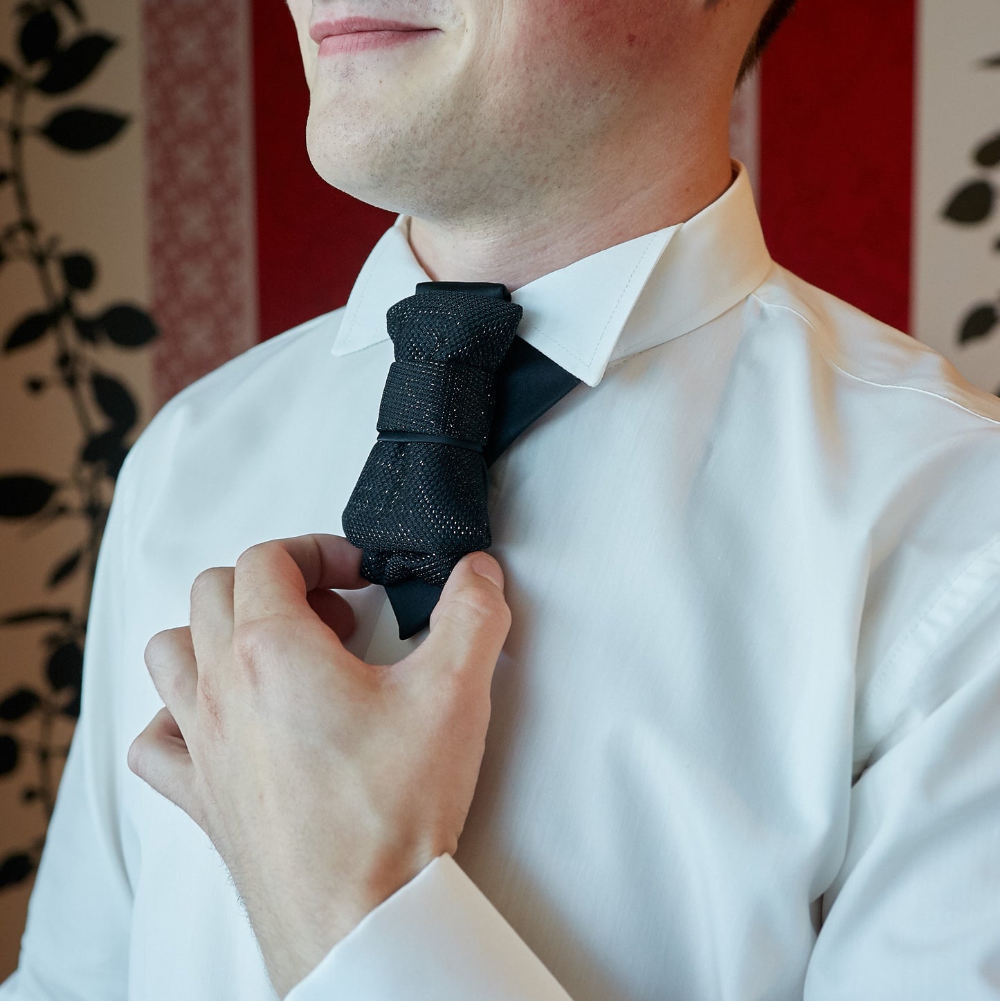 HOPPER TIE THE BLACK SHINING, High-quality handmade bow ties Original design bow ties, Wedding bow ties e-shop, Designer bow ties for weddings, Handcrafted bow ties for grooms, Unique wedding accessories Handmade bow ties for men, Original bow ties for groomsmen, Custom wedding bow ties