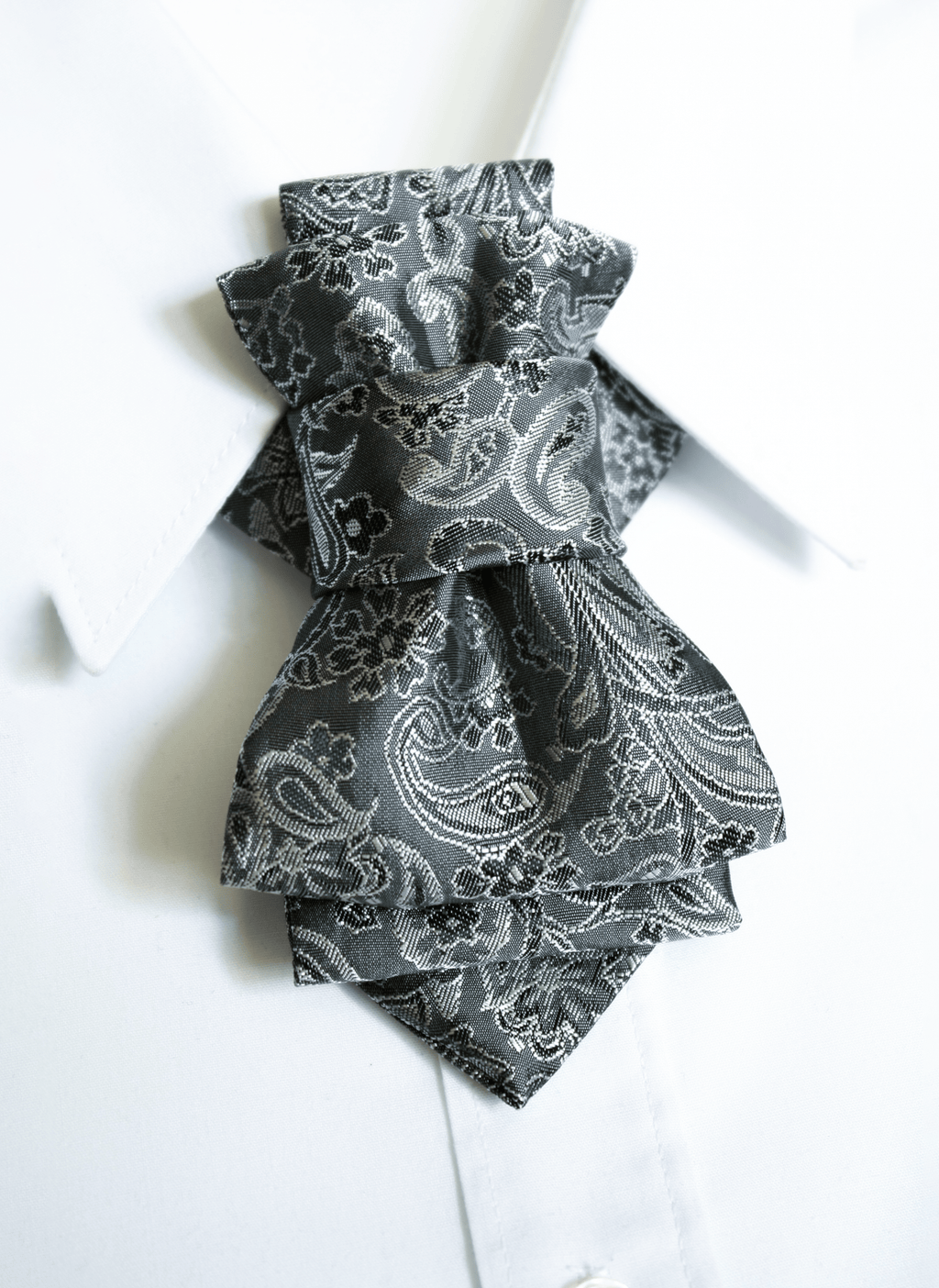 HOPPER TIE SILVER GARDEN