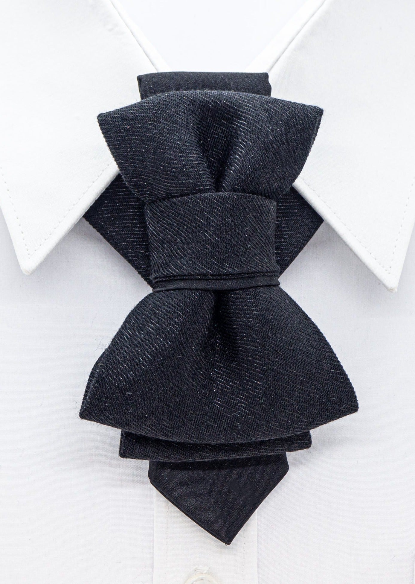 HOPPER TIE THE BLACK SHINING, High-quality handmade bow ties Original design bow ties, Wedding bow ties e-shop, Designer bow ties for weddings, Handcrafted bow ties for grooms, Unique wedding accessories Handmade bow ties for men, Original bow ties for groomsmen, Custom wedding bow ties