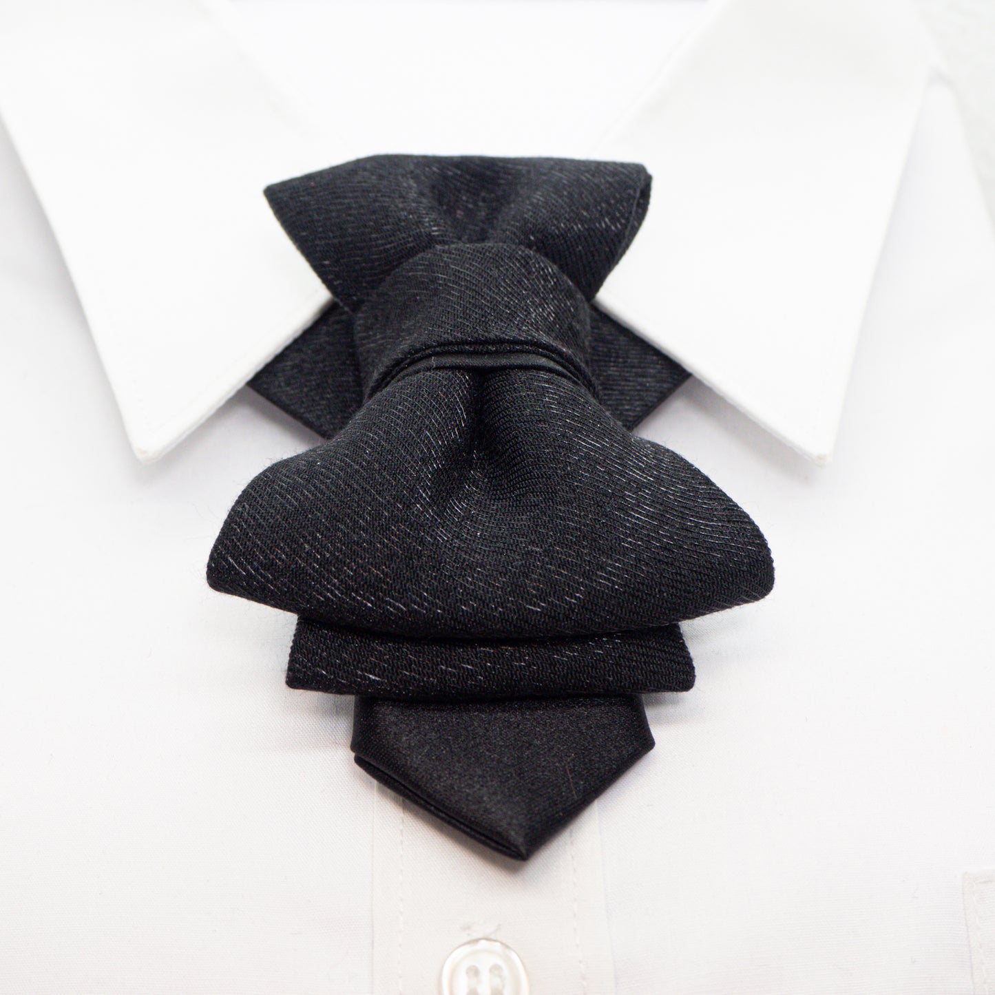 HOPPER TIE "THE BLACK SHINING"