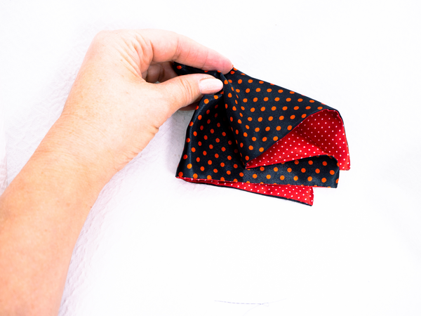 Pocket square "Red and dotted"