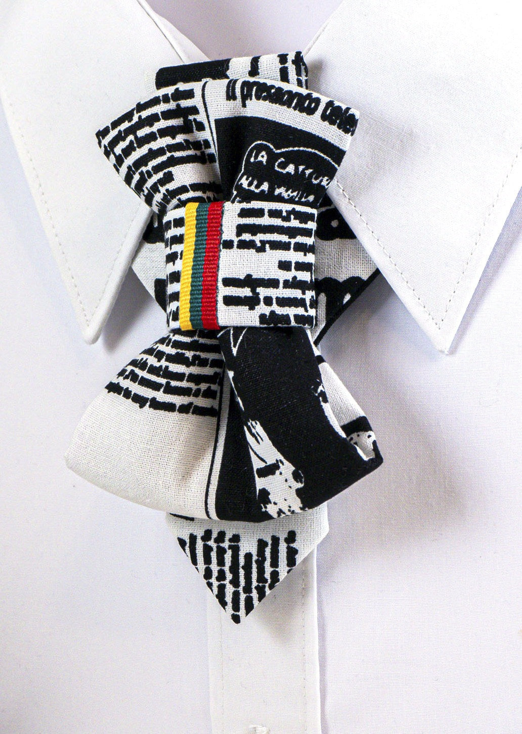 Hopper tie, Original vertical bow tie - Newspaper, created by Ruty Design