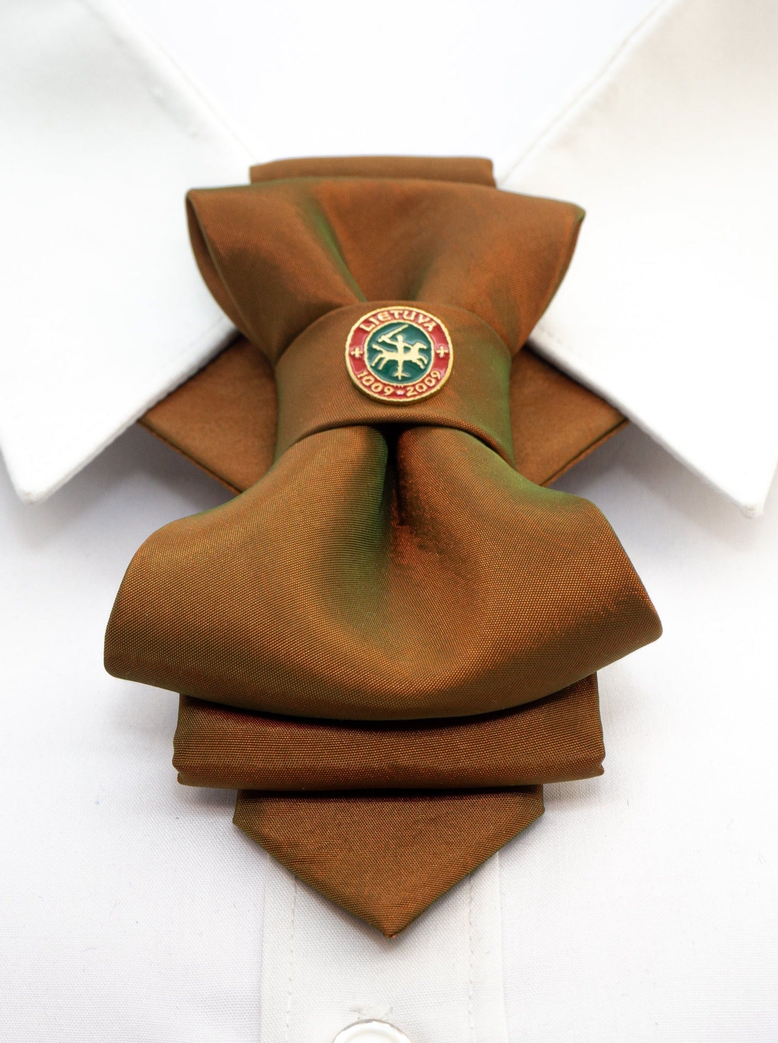 Designer bow ties,Handmade bow ties,Fashion bow ties,Statement bow ties,Creative bow ties,Stylish bow ties,Trendy bow ties,Colorful bow ties,Bold bow ties,Funky bow ties,Artistic bow ties,Whimsical bow ties,Vintage bow ties,Patterned bow ties,Printed bow ties,Embroidered bow ties,Personalized bow ties,Formal bow ties,Casual bow ties