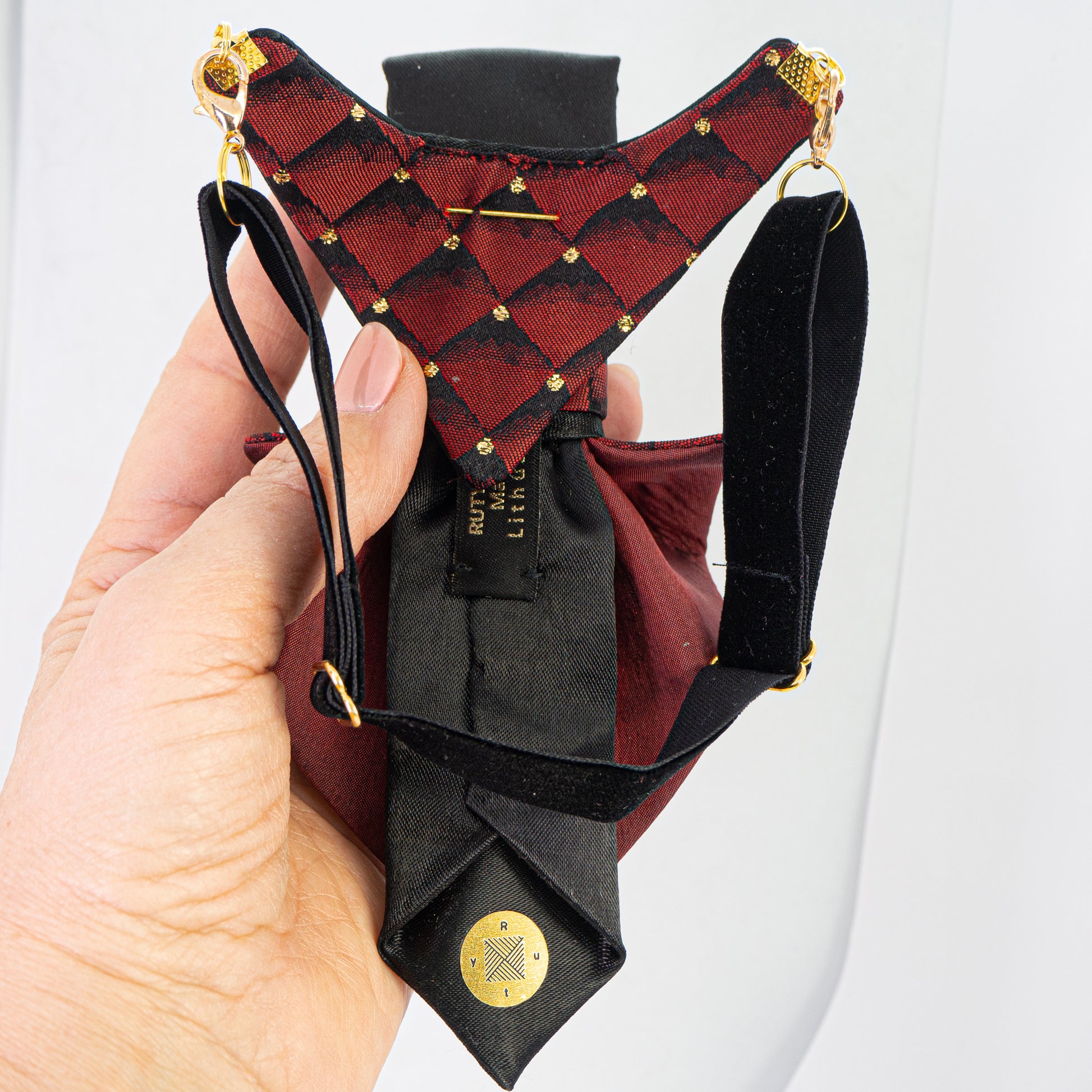 bordo Jabot necktie for women  Burgundy diamond necktie, modern jabot, red jabot necktie for women, unique bow tie for ladies, femme evening neckwear accessory, stylish neckwear for women, luxury handmade women’s tie, artistic women’s neck accessory, elegant statement necktie, designer jabot for special occasions, feminine formal neckwear, original artisan necktie, handmade fashion jabot bow, baroque-style women’s jabot, fashionable women's cravat