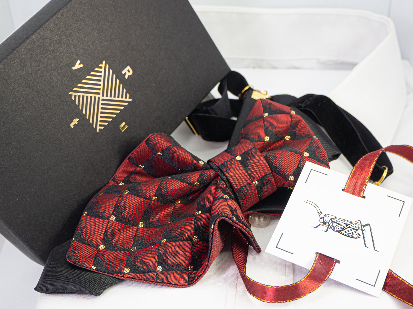 bordo Jabot necktie for women  Burgundy diamond necktie, modern jabot, red jabot necktie for women, unique bow tie for ladies, femme evening neckwear accessory, stylish neckwear for women, luxury handmade women’s tie, artistic women’s neck accessory, elegant statement necktie, designer jabot for special occasions, feminine formal neckwear, original artisan necktie, handmade fashion jabot bow, baroque-style women’s jabot, fashionable women's cravat