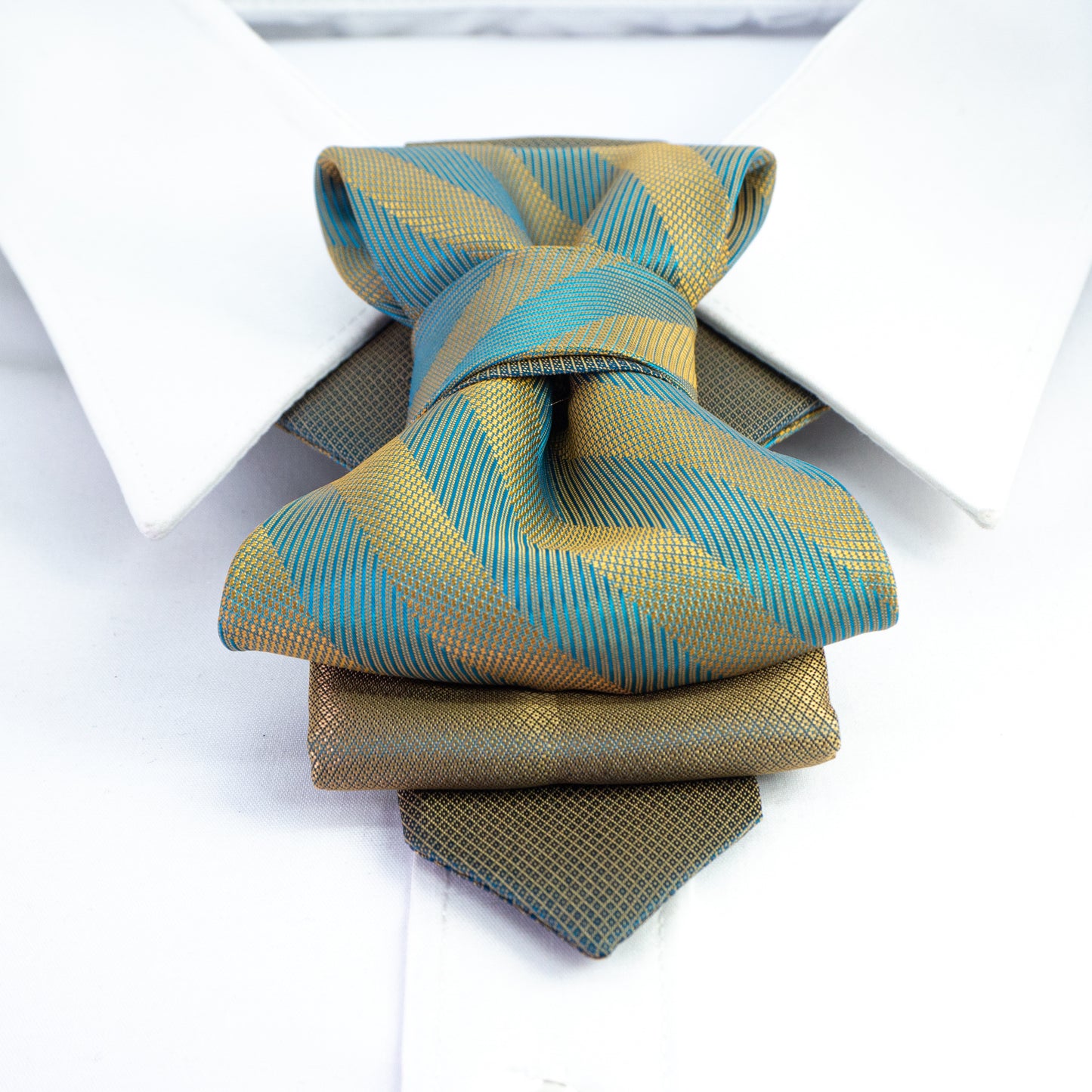 Green necktie, Green bow tie, elegant necktie, modern tie, fasion bowtie, modern ties for wedding, Keistas kaklaraištis, Varlytė vestuvėms, bow ties for wedding party, designer ties, green ties , Designer bowties for weddings