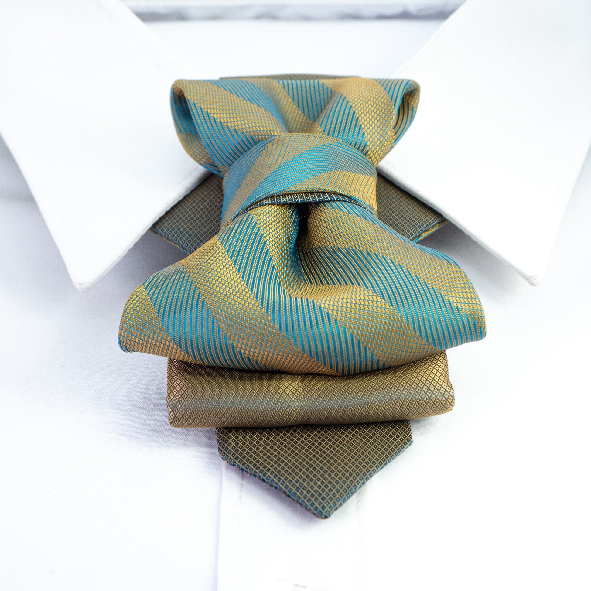 Green necktie, Green bow tie, elegant necktie, modern tie, fasion bowtie, modern ties for wedding, Keistas kaklaraištis, Varlytė vestuvėms, bow ties for wedding party, designer ties, green ties , Designer bowties for weddings