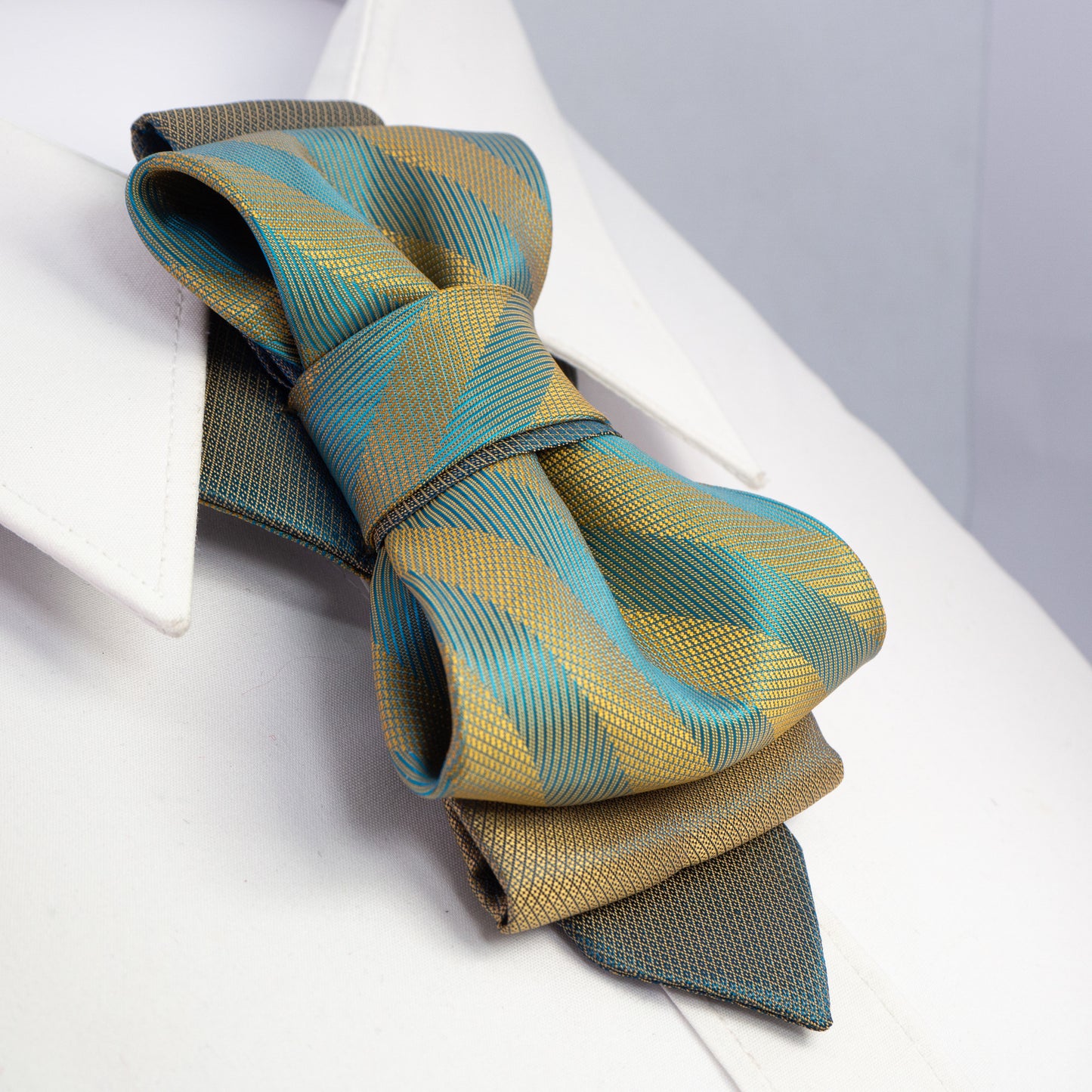 Green necktie, Green bow tie, elegant necktie, modern tie, fasion bowtie, modern ties for wedding, Keistas kaklaraištis, Varlytė vestuvėms, bow ties for wedding party, designer ties, green ties , Designer bowties for weddings