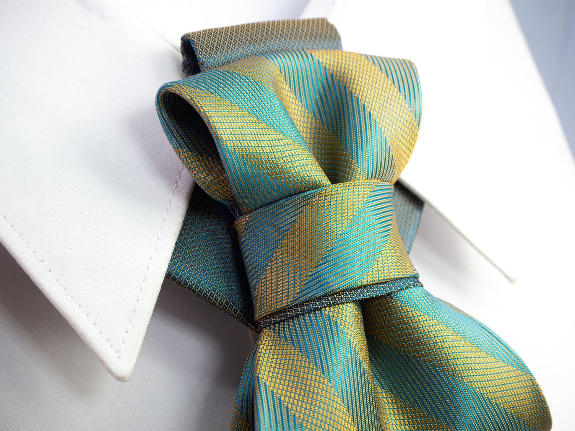 Green necktie, Green bow tie, elegant necktie, modern tie, fasion bowtie, modern ties for wedding, Keistas kaklaraištis, Varlytė vestuvėms, bow ties for wedding party, designer ties, green ties , Designer bowties for weddings