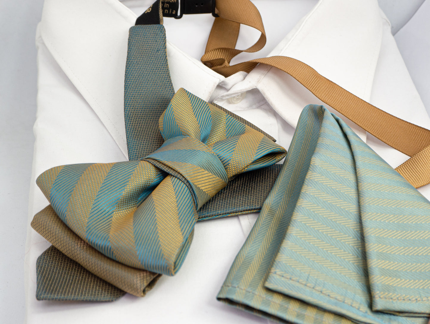 Green necktie, Green bow tie, elegant necktie, modern tie, fasion bowtie, modern ties for wedding, Keistas kaklaraištis, Varlytė vestuvėms, bow ties for wedding party, designer ties, green ties , Designer bowties, green hopper tie