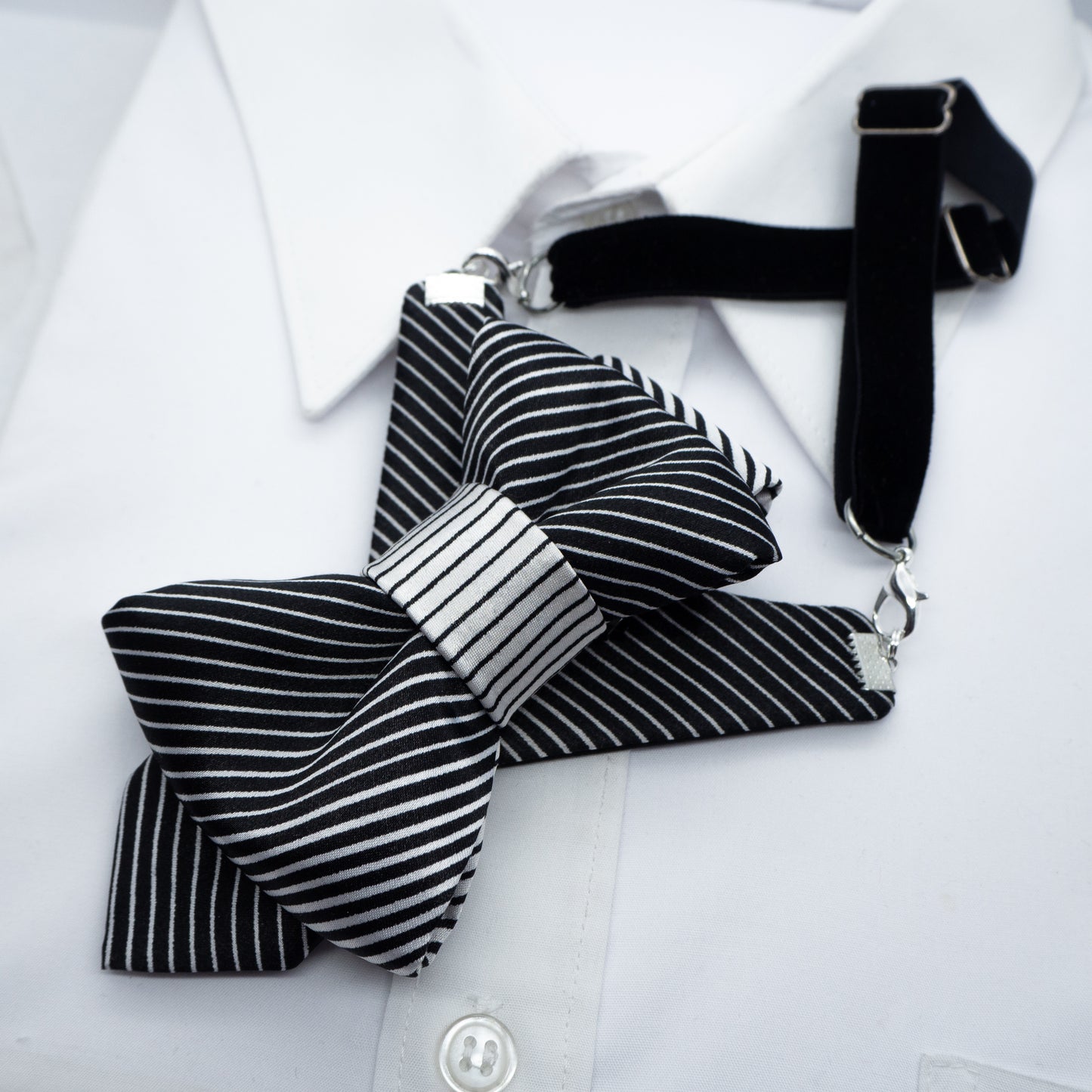 Bow tie with black and white strips, Elegant necktie, Hopper tie black and white