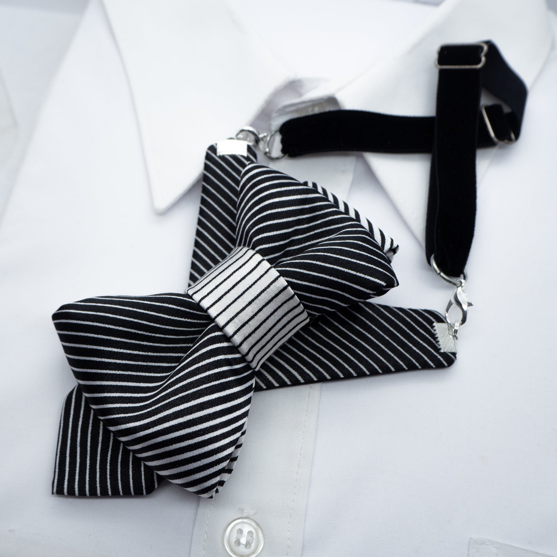 Bow tie with black and white strips, Elegant necktie, Hopper tie black and white