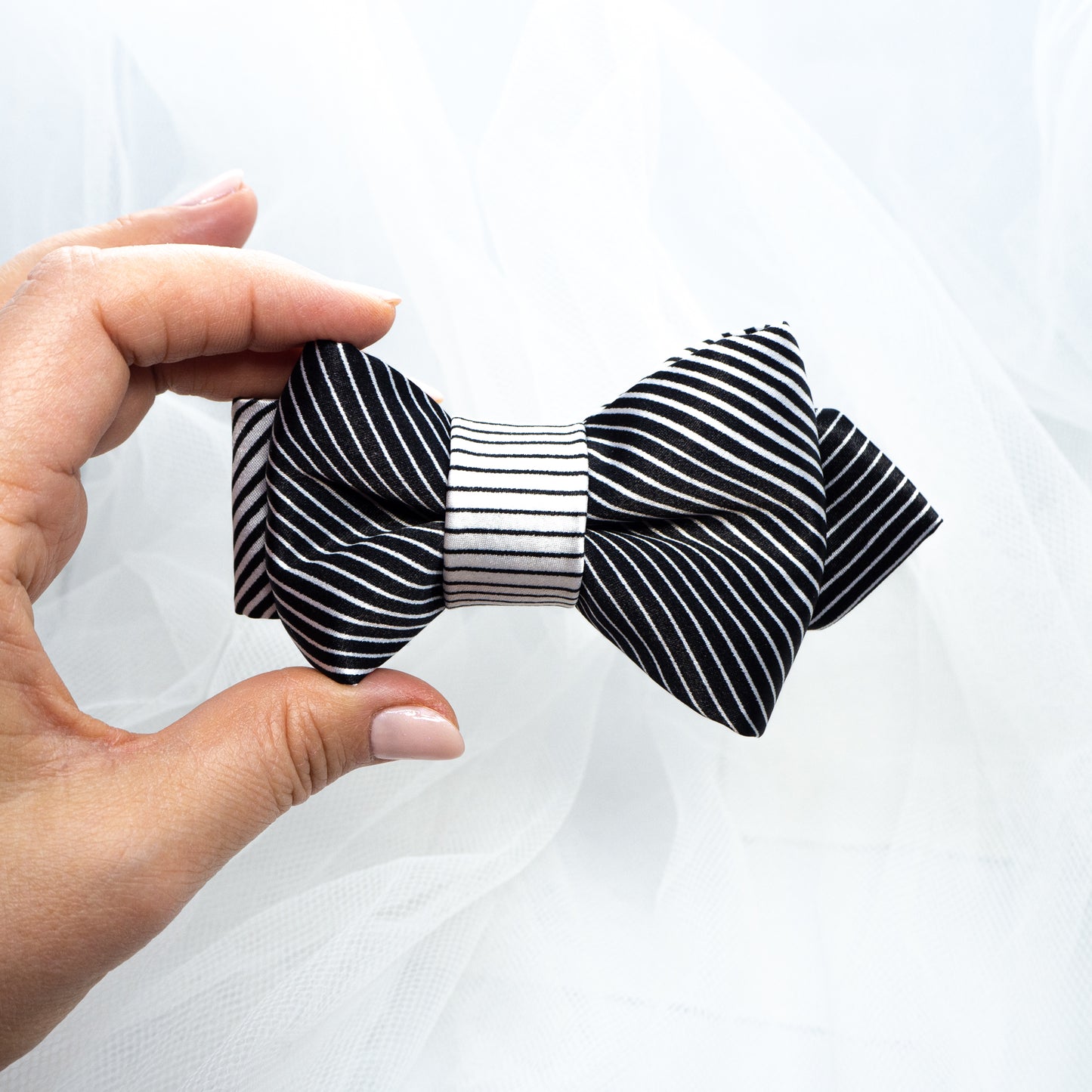 Bow tie with black and white strips, Elegant necktie, Hopper tie black and white