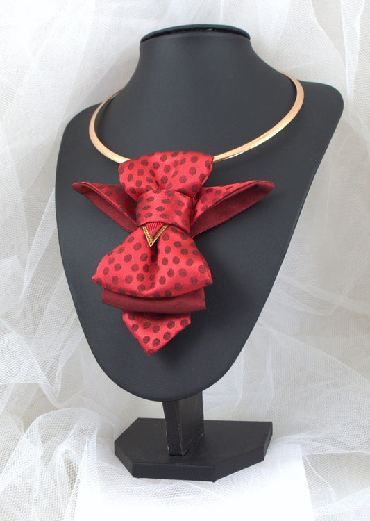 HOPPER TIE RED BIRD FOR LADIES Red Hopper tie for women, red bow tie necktie handmade, Hopper tie Red Bird ladies accessory, luxury red women’s bow tie, artistic women’s neck accessory red, handmade red bow tie for women, red polka dot bow tie necktie, romantic women’s necktie accessory, statement red bow tie for ladies, elegant red neck accessory for women, women’s bow tie with gold accents, red artistic necktie handmade, luxury women’s fashion accessory red, women’s evening outfit neck accessory, red bow 