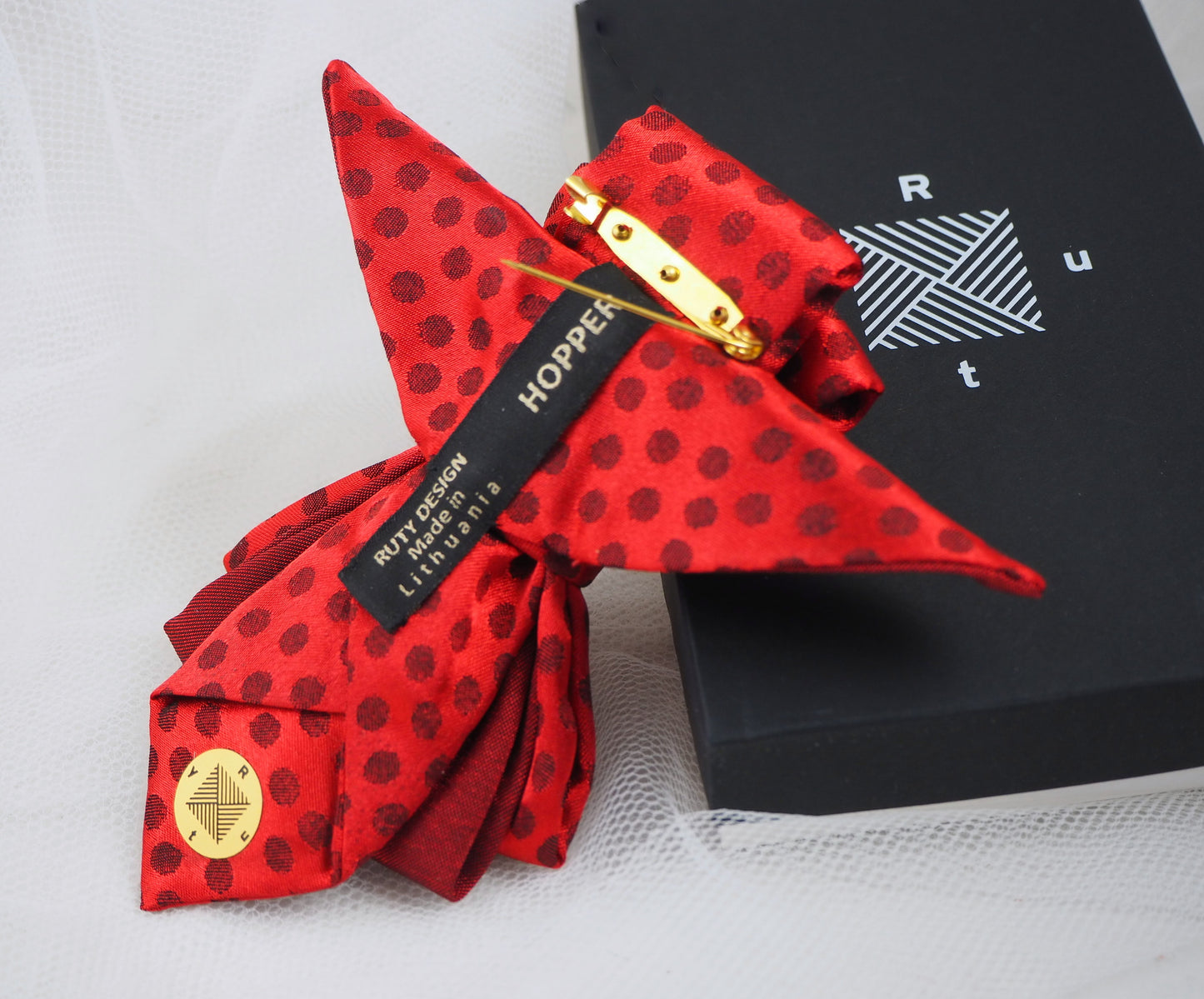 HOPPER TIE RED BIRD FOR LADIES Red Hopper tie for women, red bow tie necktie handmade, Hopper tie Red Bird ladies accessory, luxury red women’s bow tie, artistic women’s neck accessory red, handmade red bow tie for women, red polka dot bow tie necktie, romantic women’s necktie accessory, statement red bow tie for ladies, elegant red neck accessory for women, women’s bow tie with gold accents, red artistic necktie handmade, luxury women’s fashion accessory red, women’s evening outfit neck accessory, red bow 