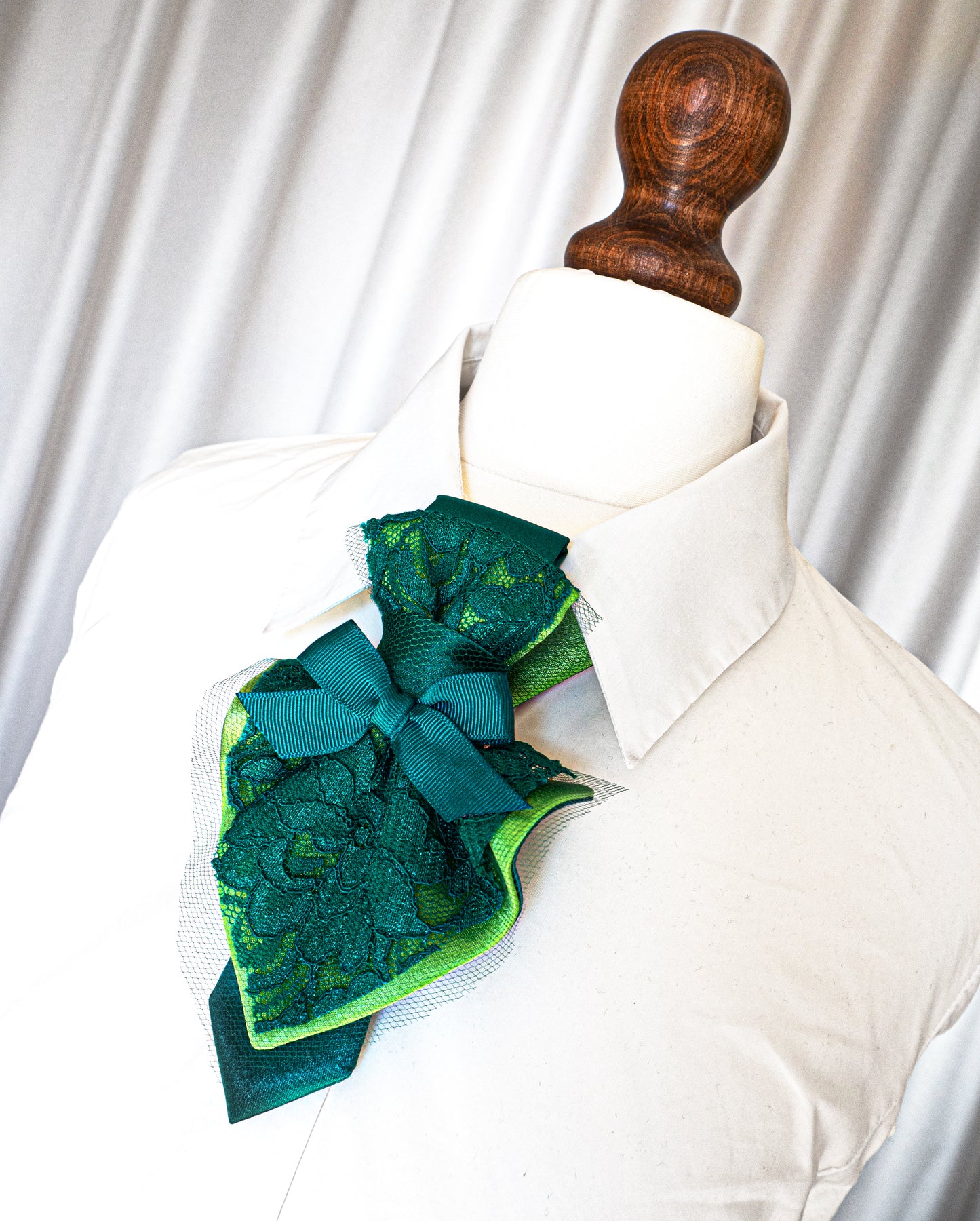 Bow tie hopper tie, Ruty Design, Bow tie fow women, Accessorie for lady, Vilnius bow tie, Lithuanian bow tie. Yellow tie for women, Red rose unique necktie, BOW TIE "JABOT", bow tie for women, unisex bow tie, yellow bow tie, wedding bow tie, unique necktie, original handmade tie
This Hopper tie "HERBS PRINCESS" accessory is a Special female bow tie model-Jabot.
Hopper tie for women is designed to be worn with men's shirts and clothes with an open neck - dresses, blouses, sweaters.
