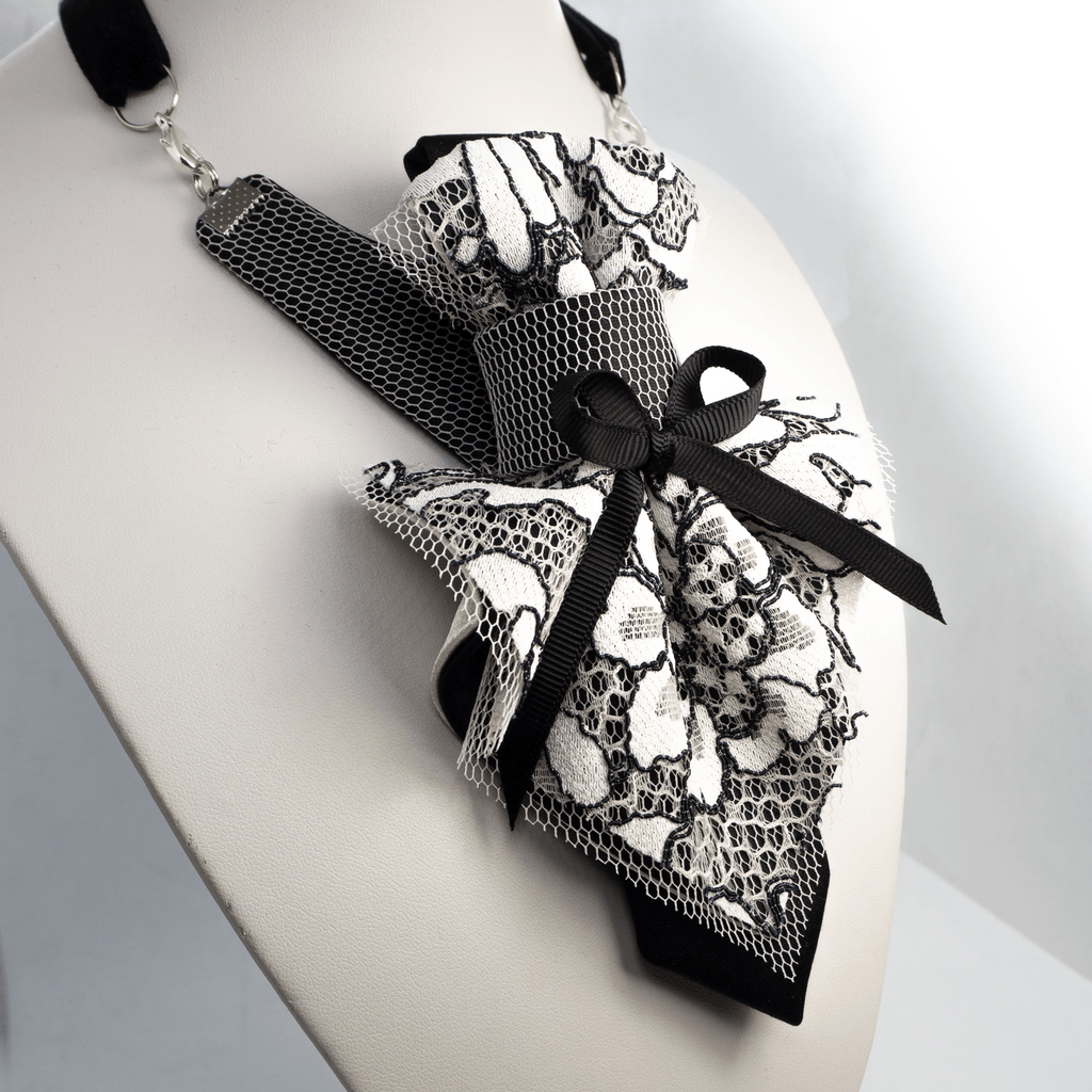HOPPER TIE FOR WOMEN, LADIES NECKTIE, LADIES BOW TIE, Kaklaraištis žiogaitė