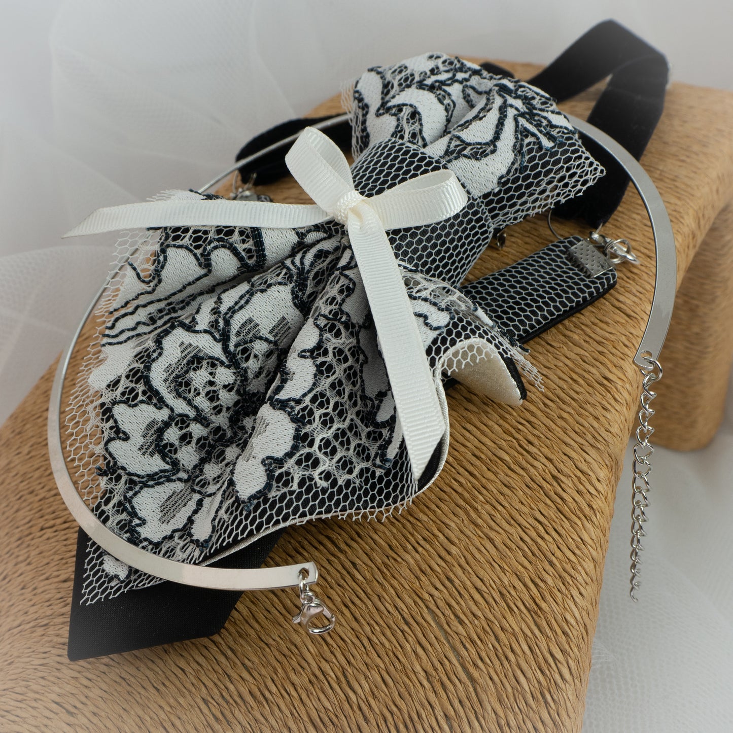 HOPPER TIE FOR WOMEN, LADIES NECKTIE, LADIES BOW TIE, Kaklaraištis žiogaitė