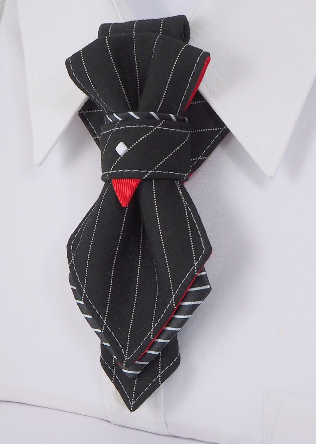 HOPPER TIE ACCORD, HOPPER TIE ACCORD, Bow tie hopper tie, Created by Ruty Design, ties for the couple, Vertical hopper hand made ties, HOPPER TIE ACCORD, harry potter theme wedding tie, unique bow tie, strange bow tie