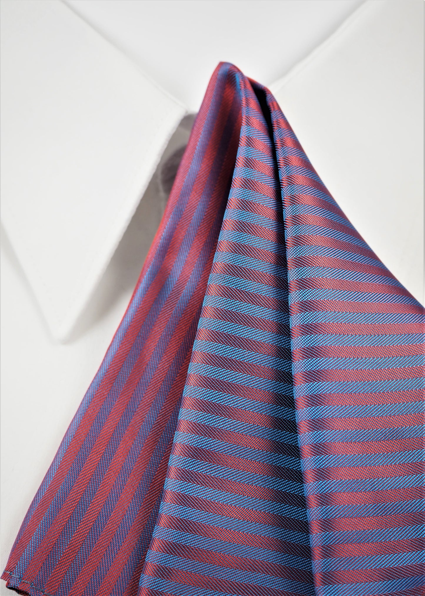 HOPPER TIE THE LETTER.